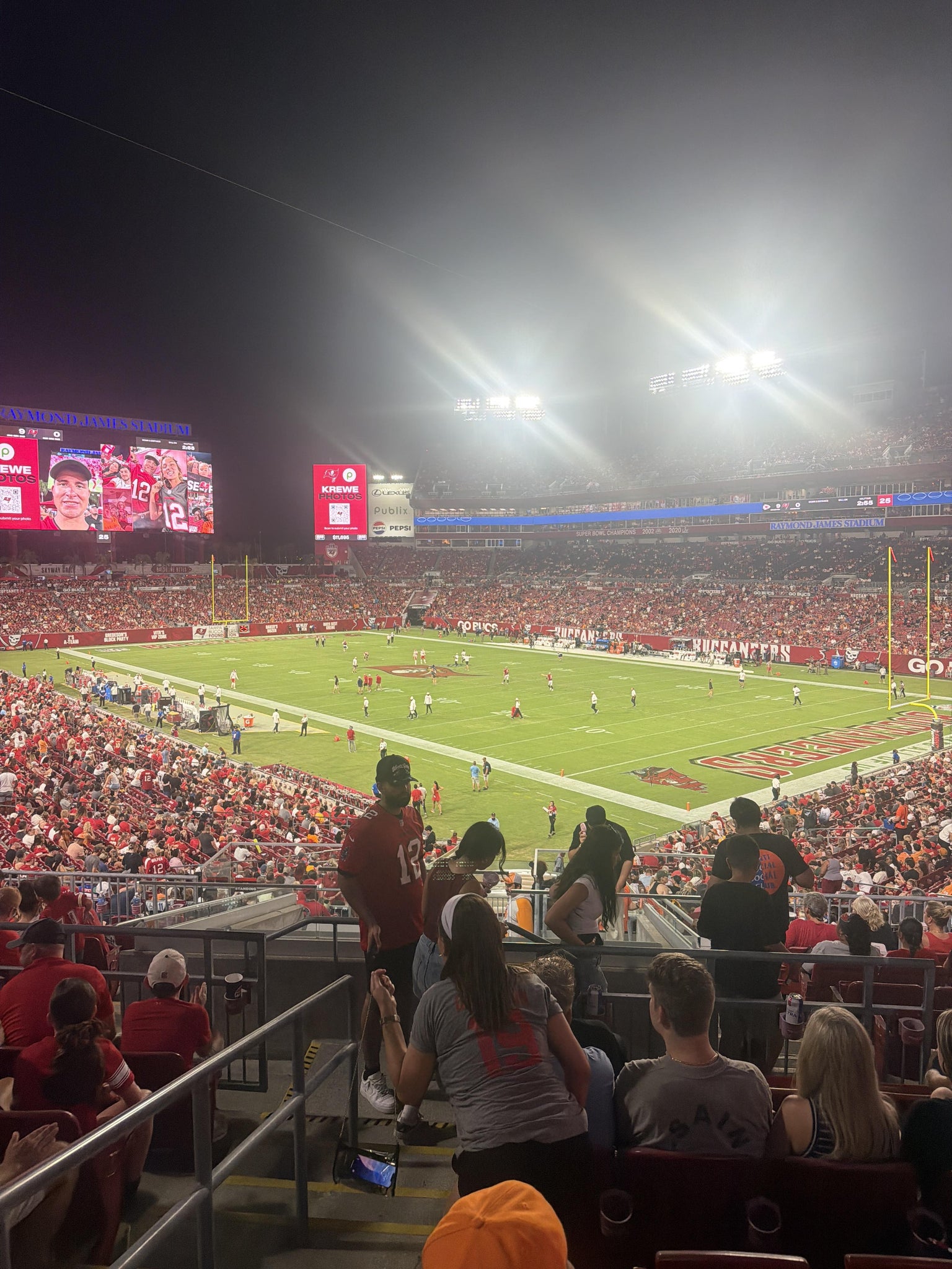 Vue réelle des fans prise de la Section 244 au site Raymond James Stadium par Sean M