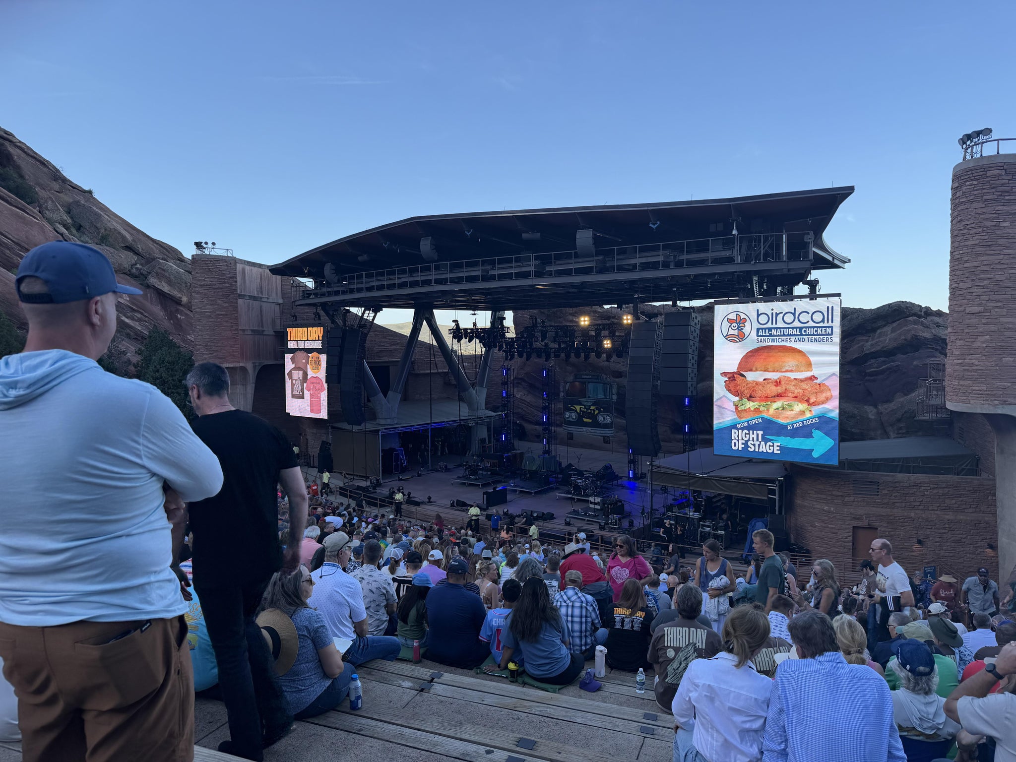 Vue réelle des fans prise de la Reserved Middle Right View au site Red Rocks Amphitheatre par G scott G