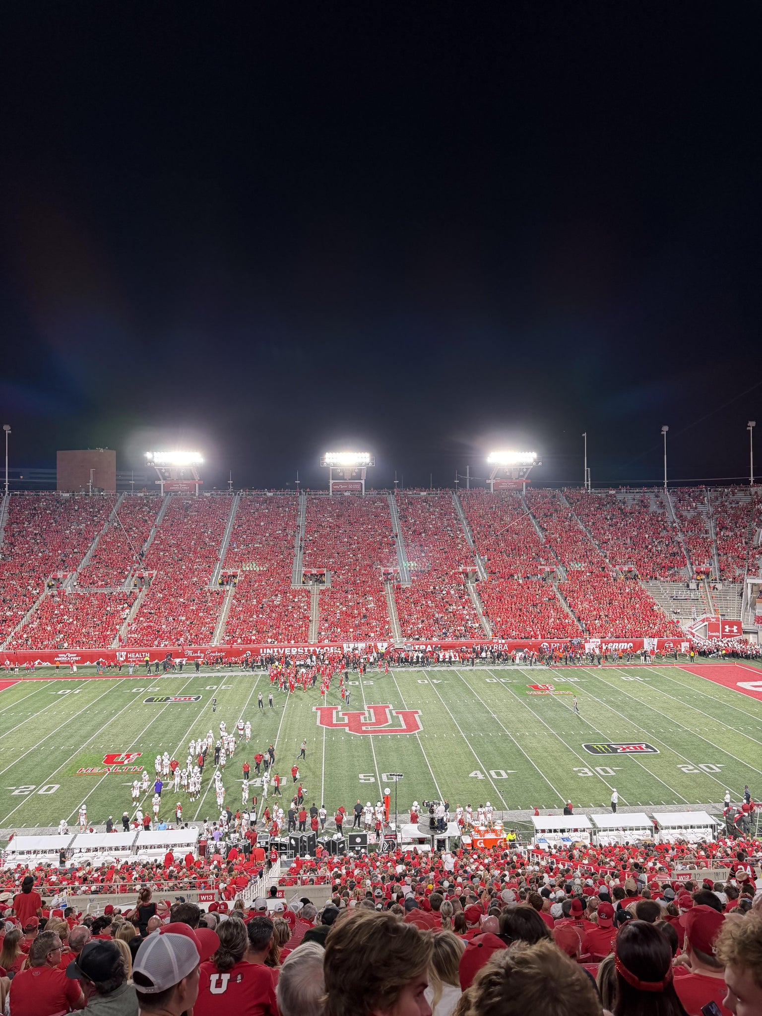 Vue réelle des fans prise de la Section 12 au site Rice-Eccles Stadium par Vincent  S