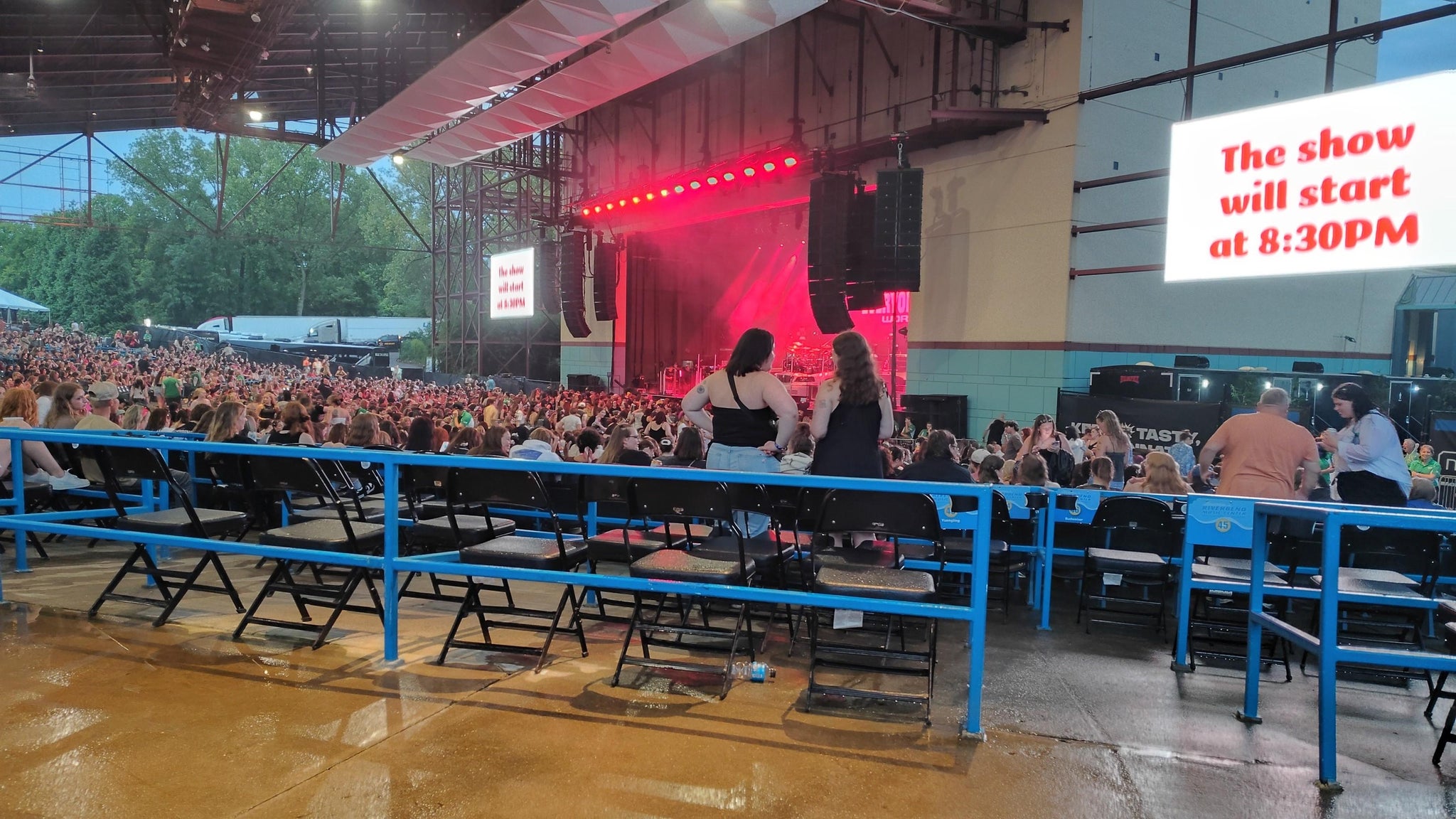 Vue réelle des fans prise de la Rear 900 au site Riverbend Music Center par Kailey S