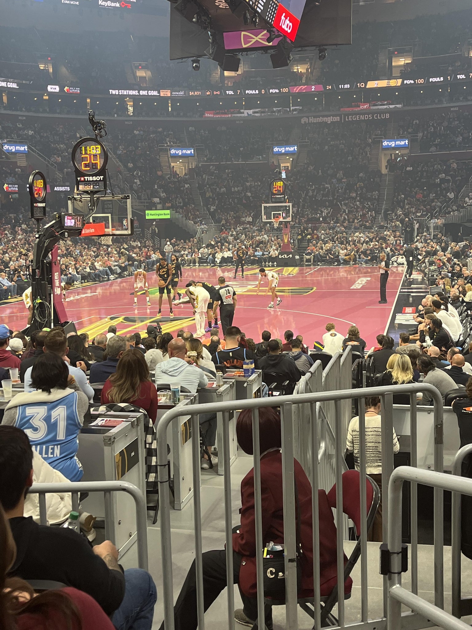 Vue réelle des fans prise de la Section 113 au site Rocket Arena par Todd Z