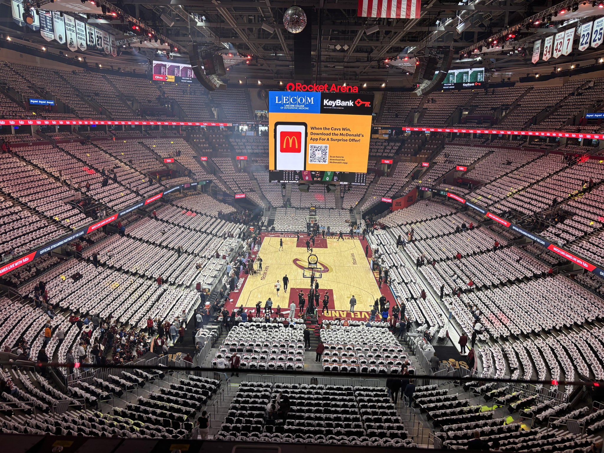 Vue réelle des fans prise de la Section 201 au site Rocket Arena par Adam B