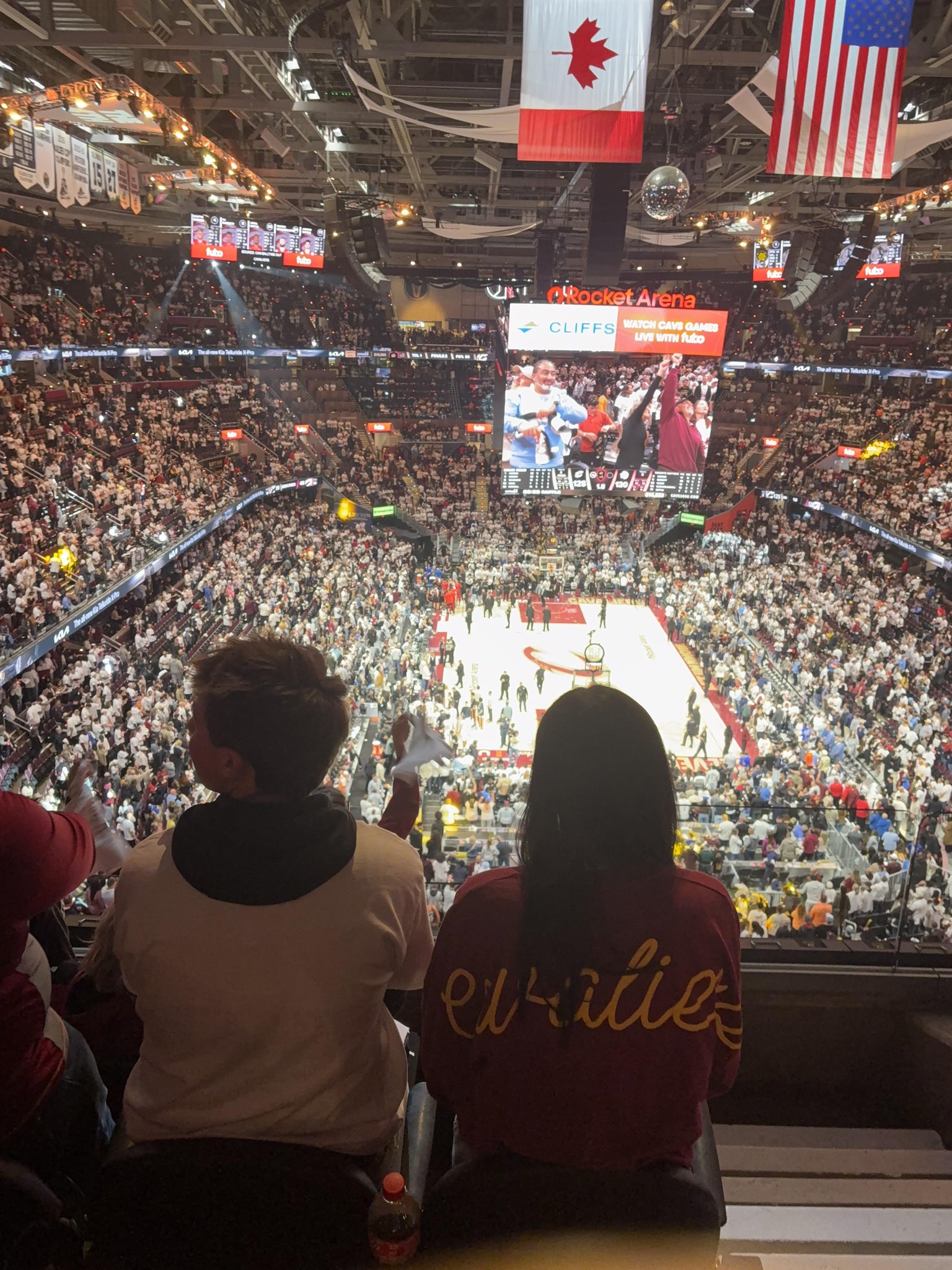 Vue réelle des fans prise de la Section 202 au site Rocket Arena par Kimberly S