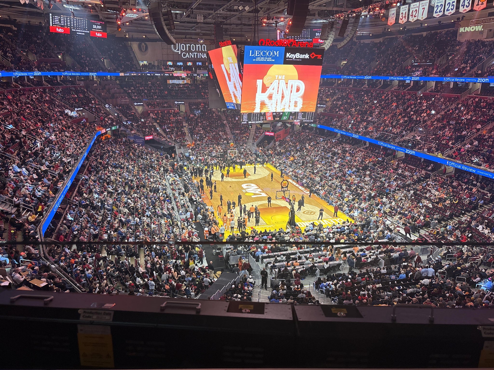 Vue réelle des fans prise de la Section 203 au site Rocket Arena par Chloe L