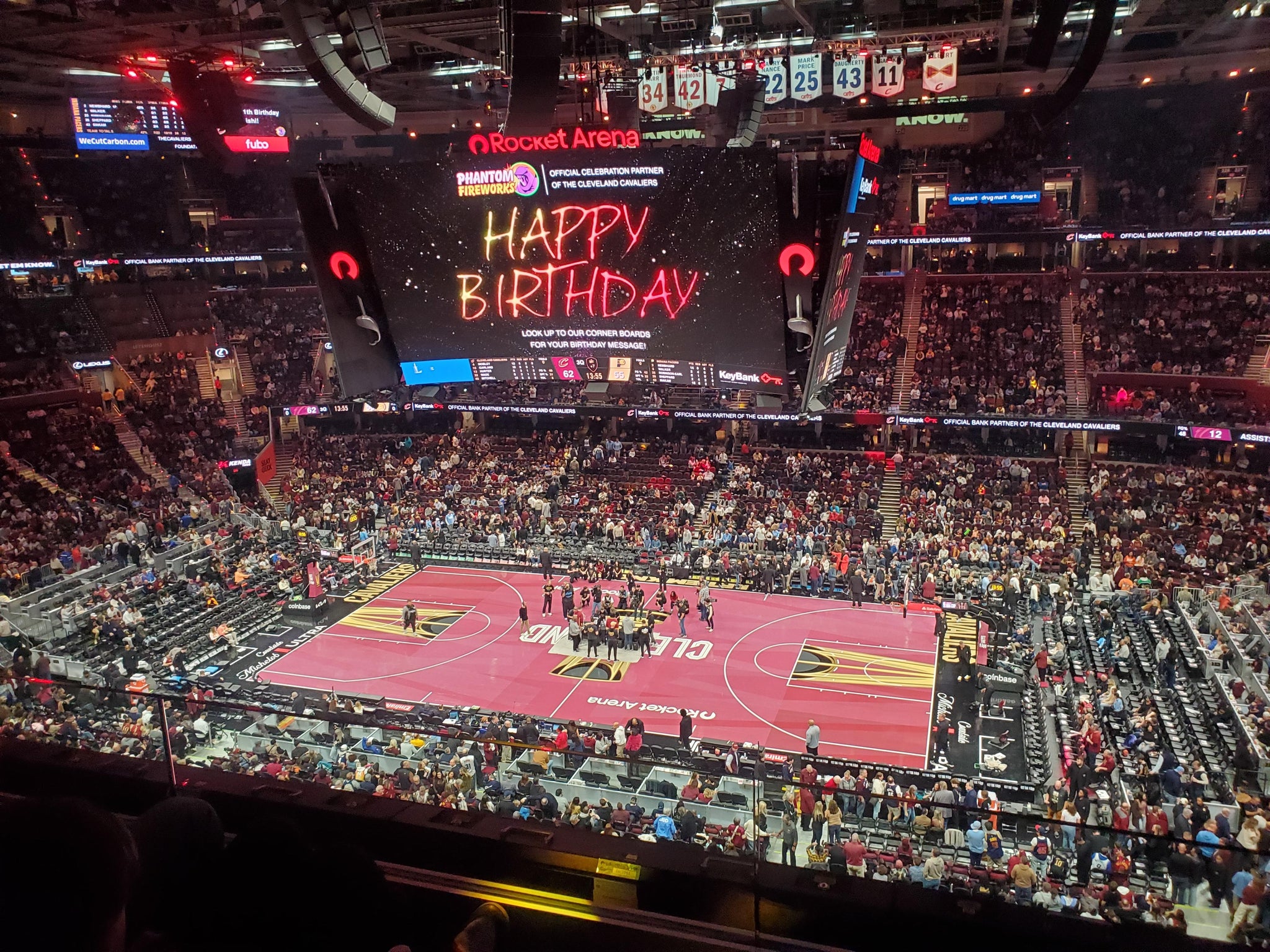 Vue réelle des fans prise de la Section 208 au site Rocket Arena par Jennifer C