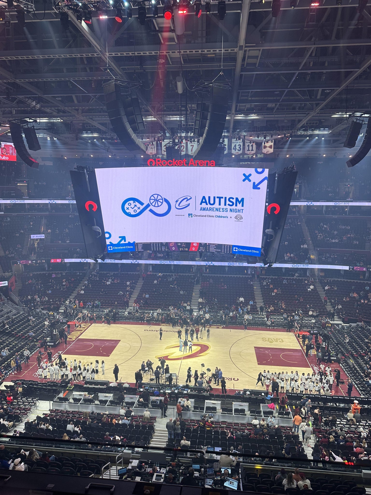 Vue réelle des fans prise de la Section 209 au site Rocket Arena par Jeffrey C