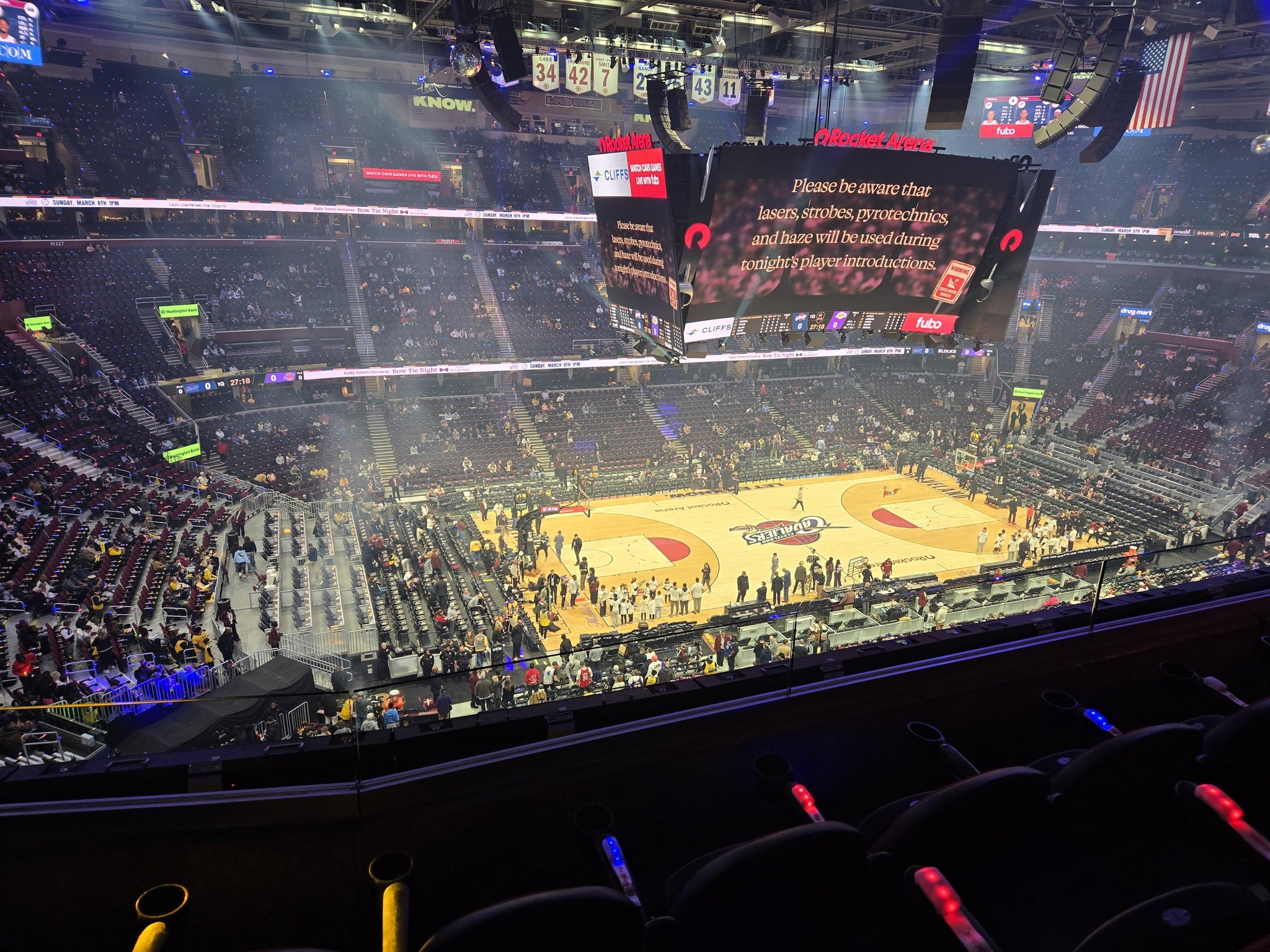 Vue réelle des fans prise de la Section 212 au site Rocket Arena par Lisa T