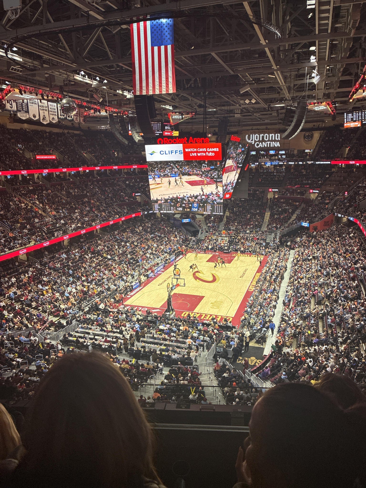 Vue réelle des fans prise de la Section 230 au site Rocket Arena par Meredith S