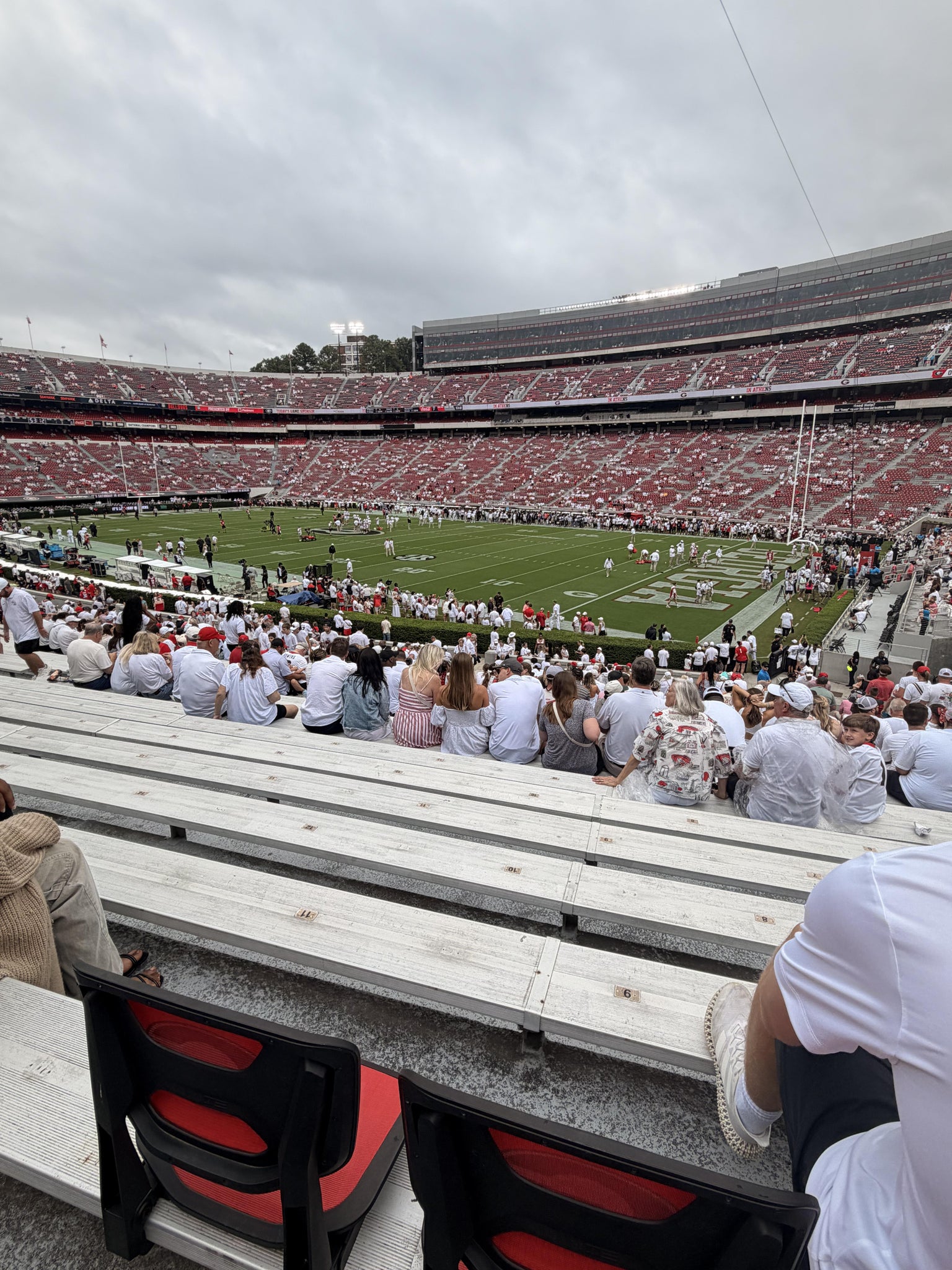 Vue réelle des fans prise de la Section 102 au site Sanford Stadium par Brittney S