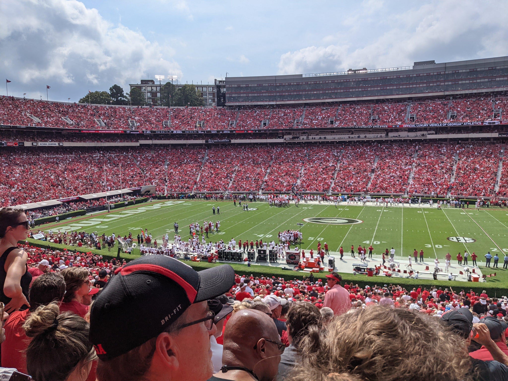 Vue réelle des fans prise de la Section 106 au site Sanford Stadium par Ross O