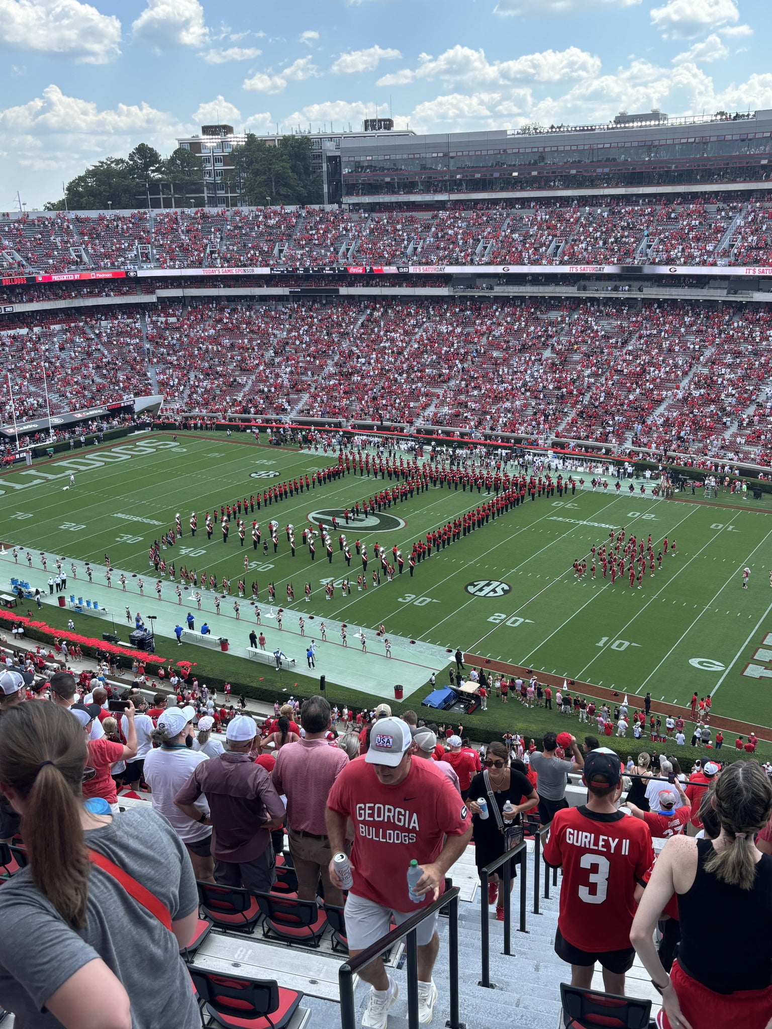Vue réelle des fans prise de la Section 302 au site Sanford Stadium par Jeffrey H