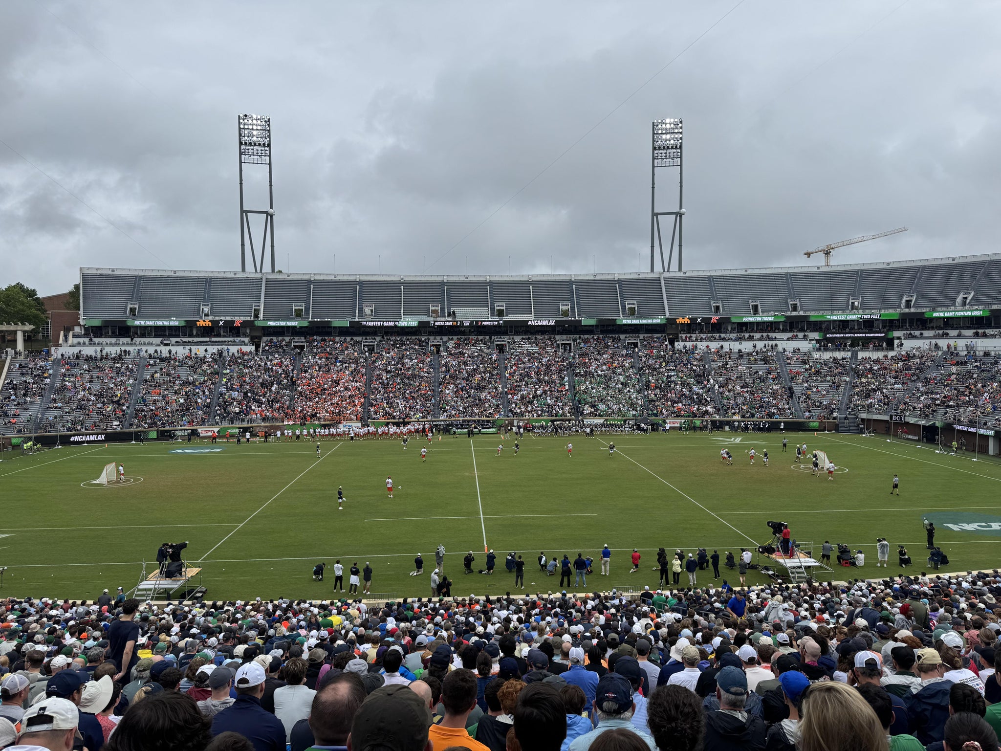 Vue réelle des fans prise de la Section 125 au site Scott Stadium par Douglas F