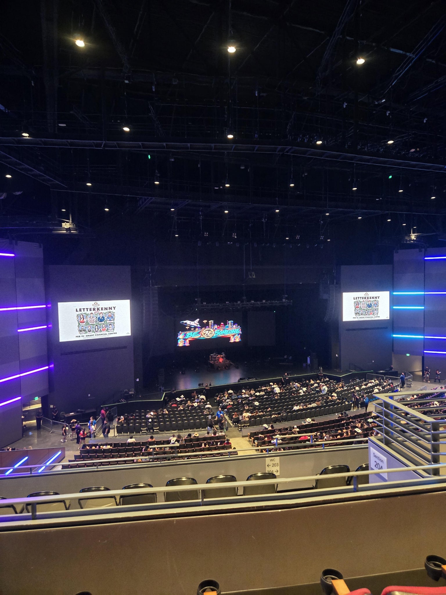 Vue réelle des fans prise de la Section 203 au site Smart Financial Centre par Jenifer G