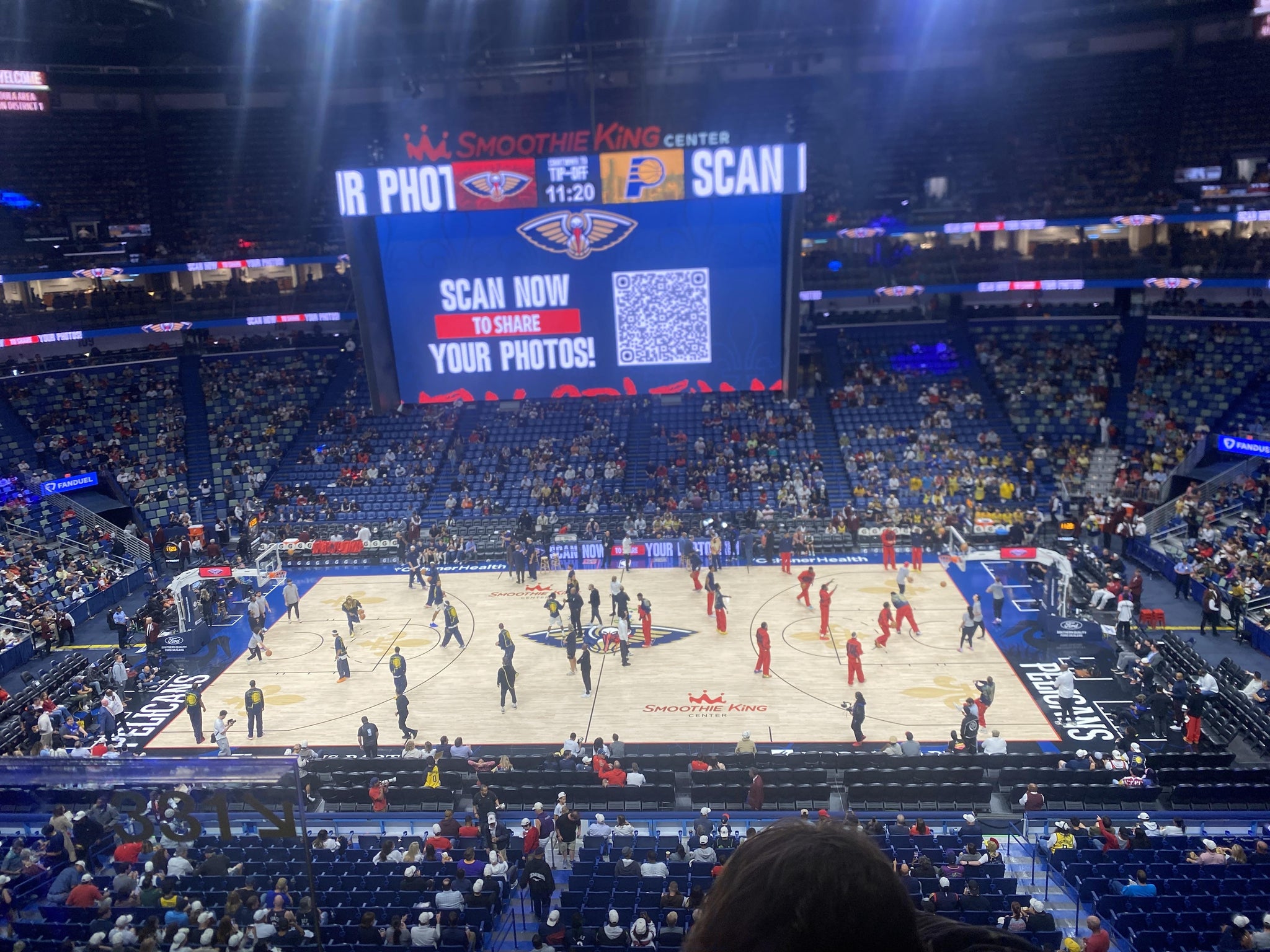 Vue réelle des fans prise de la Section 331 au site Smoothie King Center par Herbert R