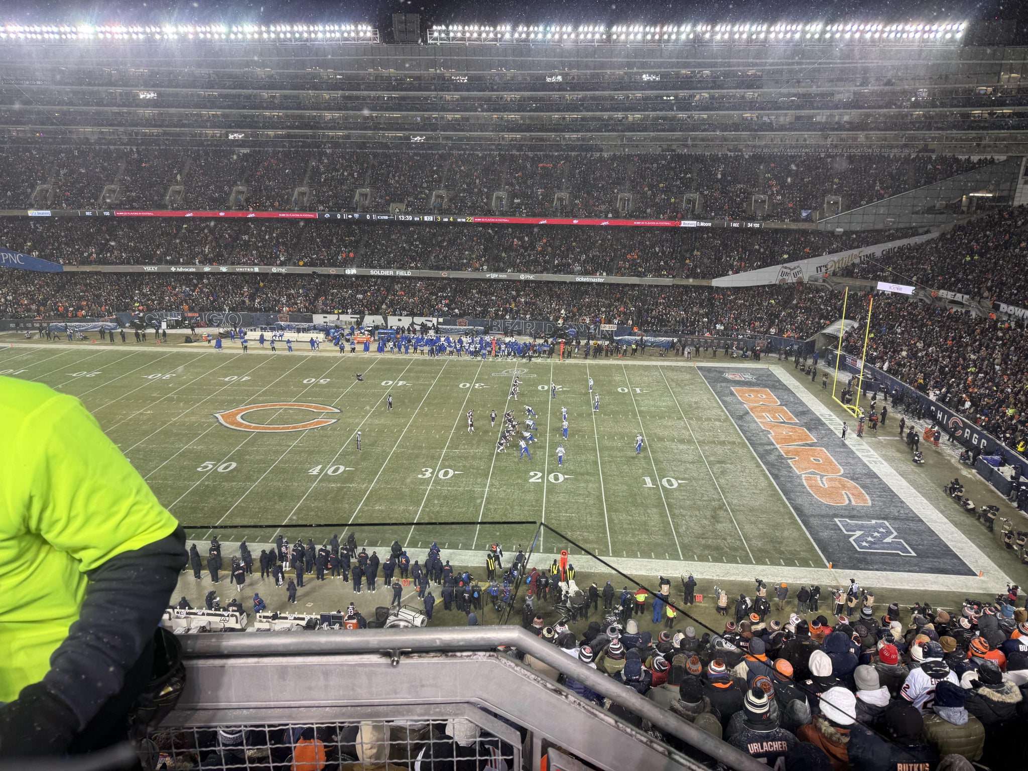 Vue réelle des fans prise de la Section 434 au site Soldier Field par Anonymous User
