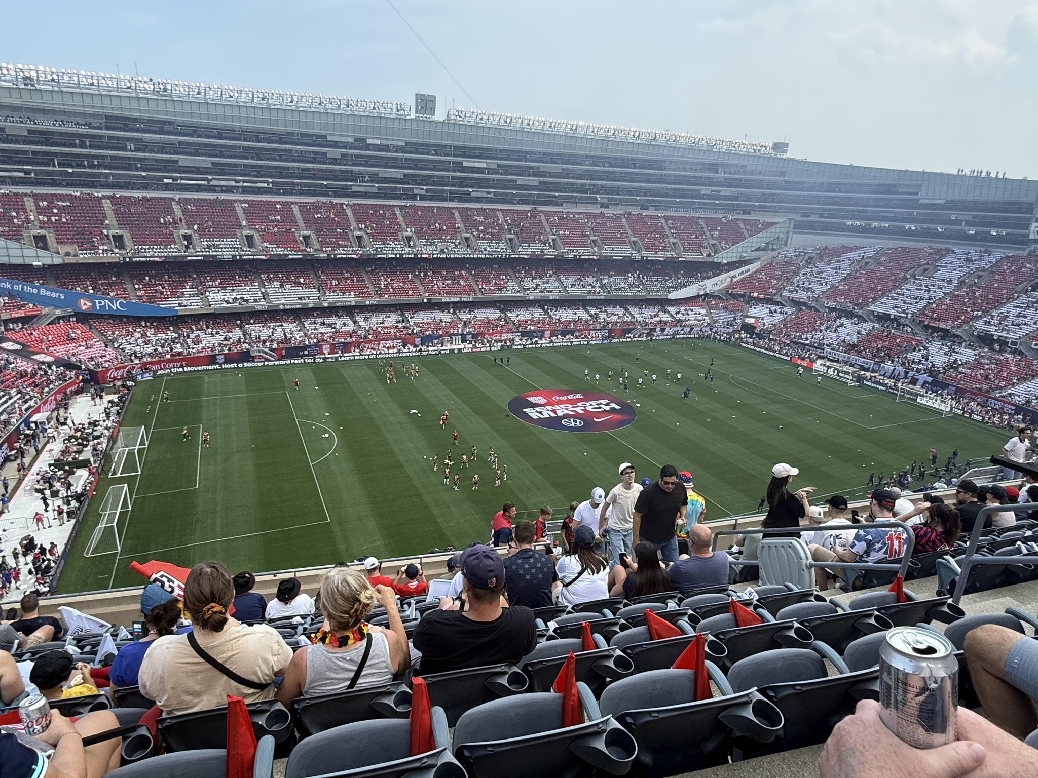 Vue réelle des fans prise de la Section 441 au site Soldier Field par Brenda E