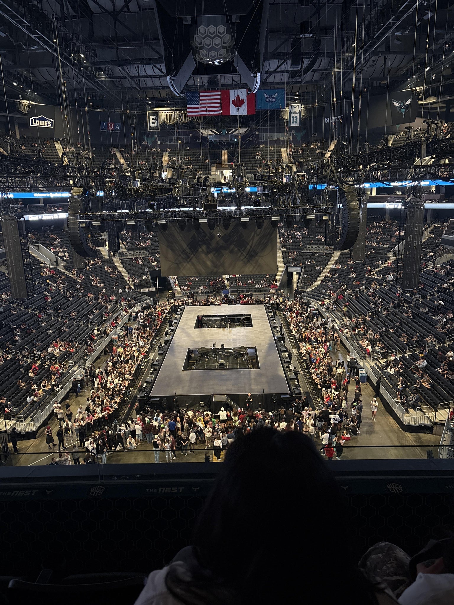 Vue réelle des fans prise de la Section 217 au site Spectrum Center - Charlotte par Natalia T