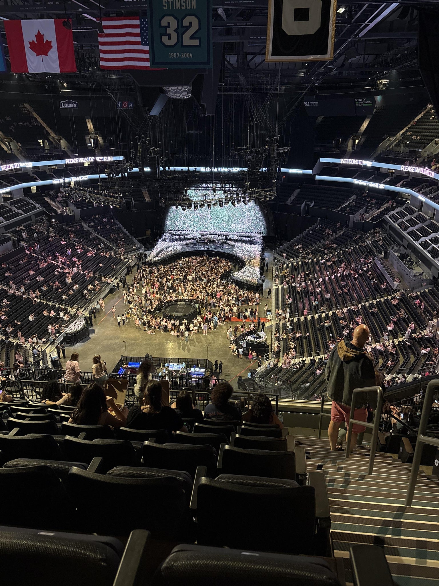 Vue réelle des fans prise de la Section 233 au site Spectrum Center - Charlotte par Natalia N