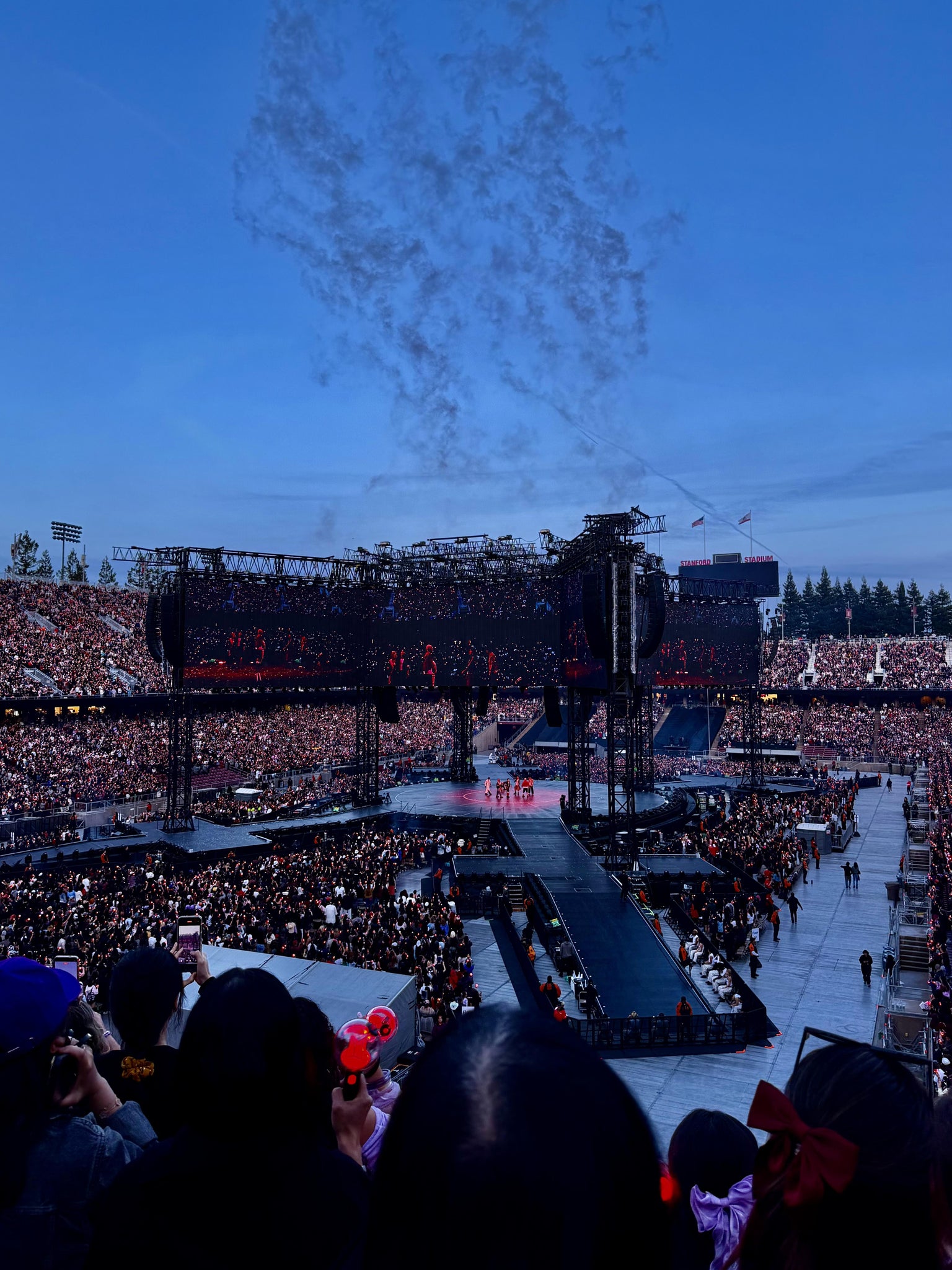 Vue réelle des fans prise de la Section 220 au site Stanford Stadium par Serena Z