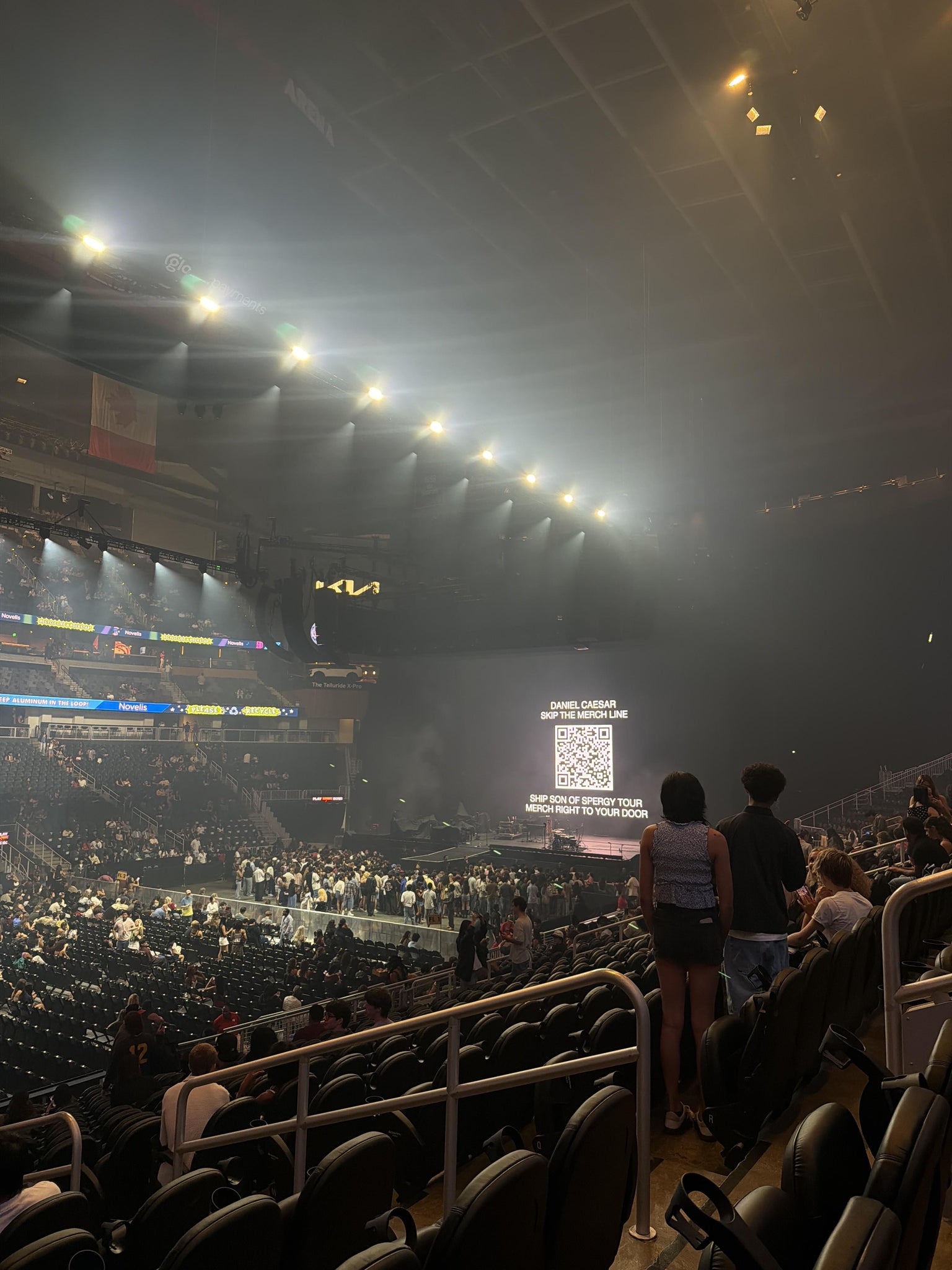 Vue réelle des fans prise de la Section 110 au site State Farm Arena par Maya N