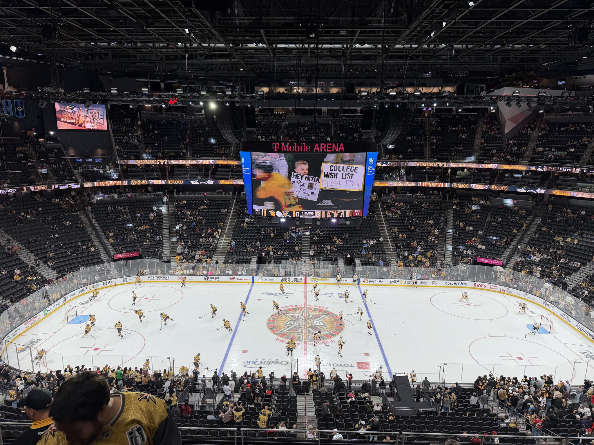Vue réelle des fans prise de la Section 205 au site T-Mobile Arena par David G