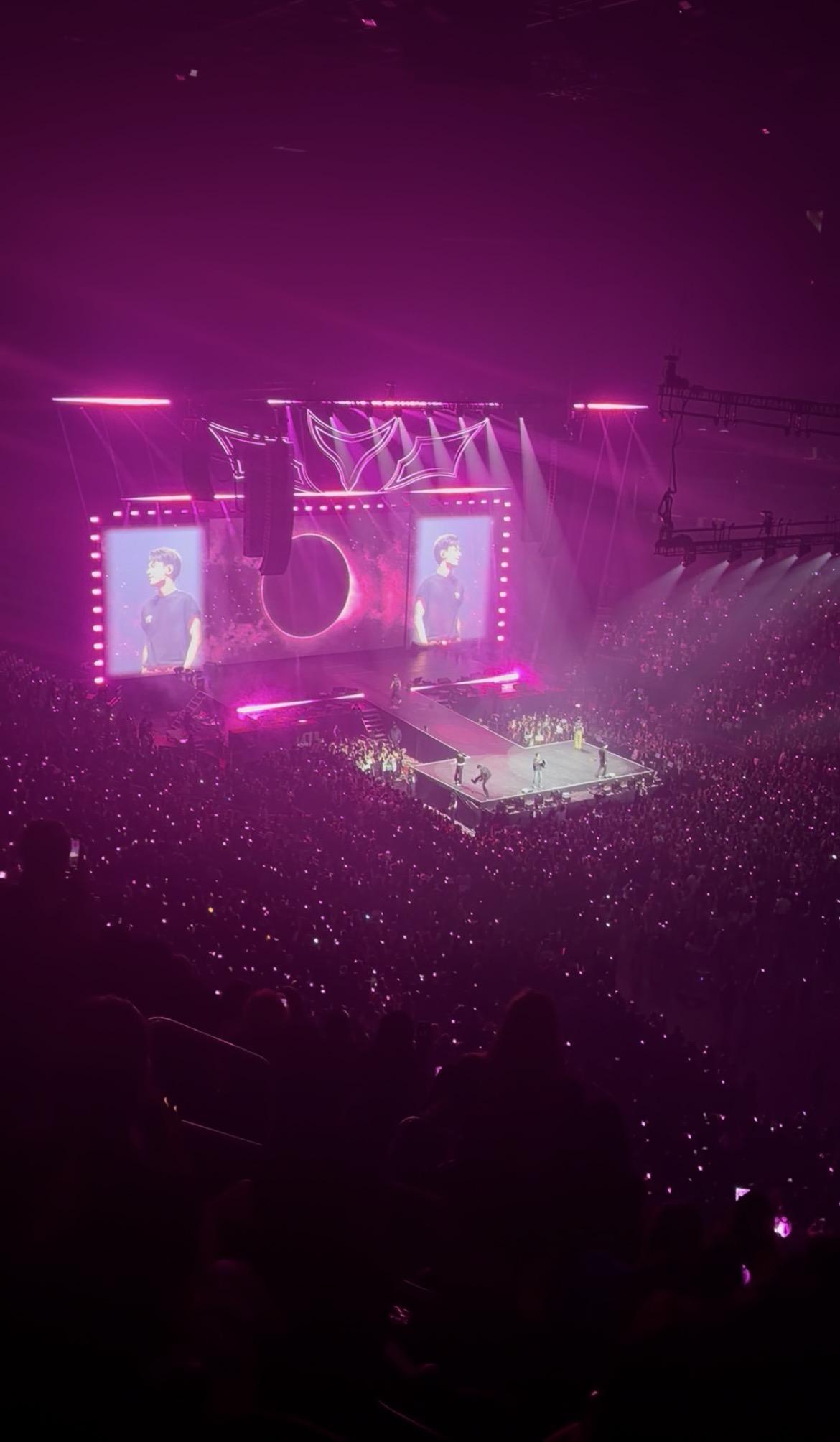 Vue réelle des fans prise de la Section 209 au site T-Mobile Arena par Charissa R
