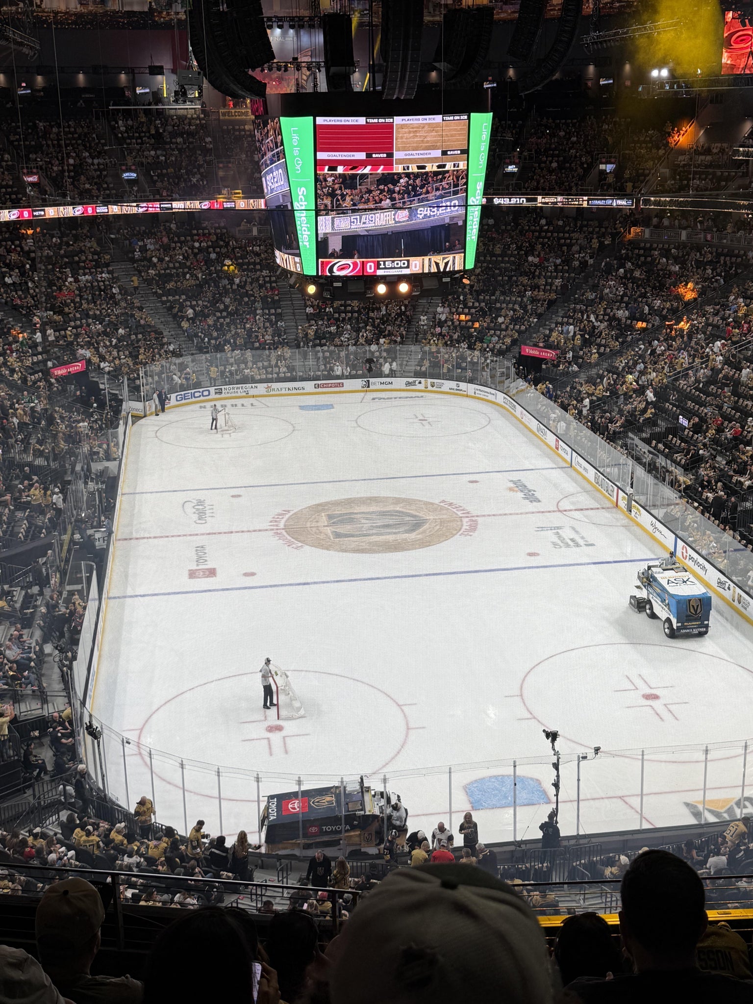 Vue réelle des fans prise de la Section 213 au site T-Mobile Arena par Mark L