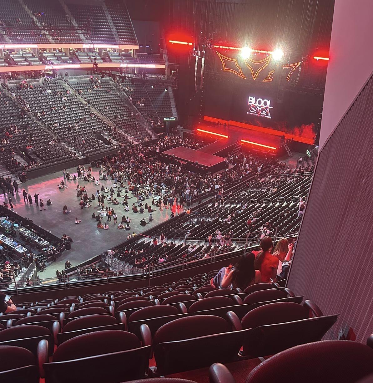Vue réelle des fans prise de la Section 219 au site T-Mobile Arena par Aisha Y