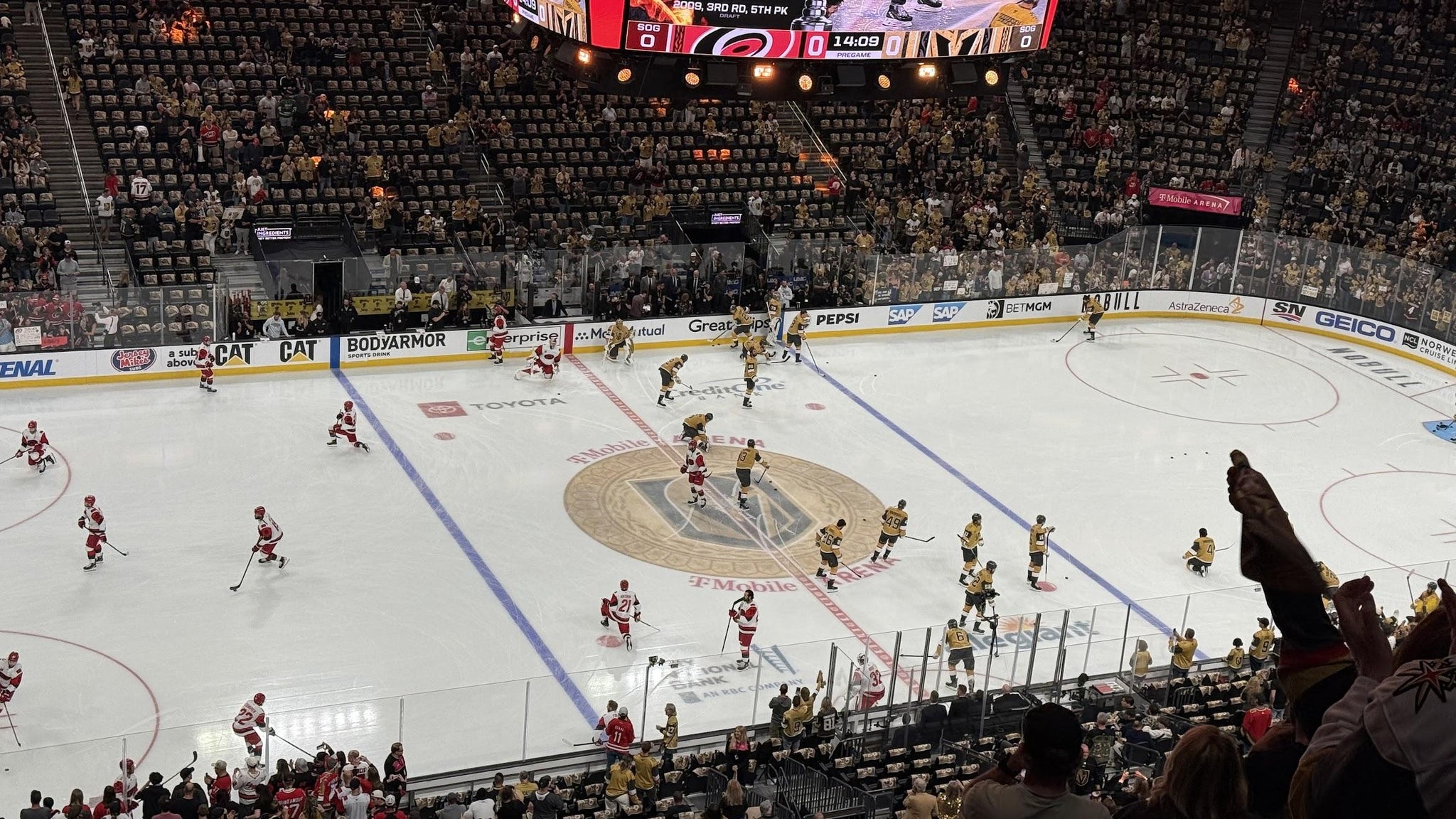 Vue réelle des fans prise de la Section 221 au site T-Mobile Arena par Jo L