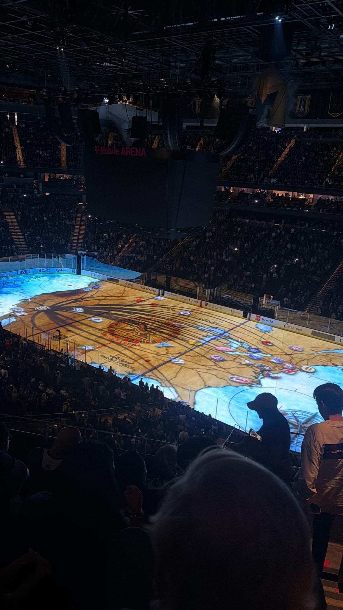 Vue réelle des fans prise de la Section 226 au site T-Mobile Arena par Scorpio D