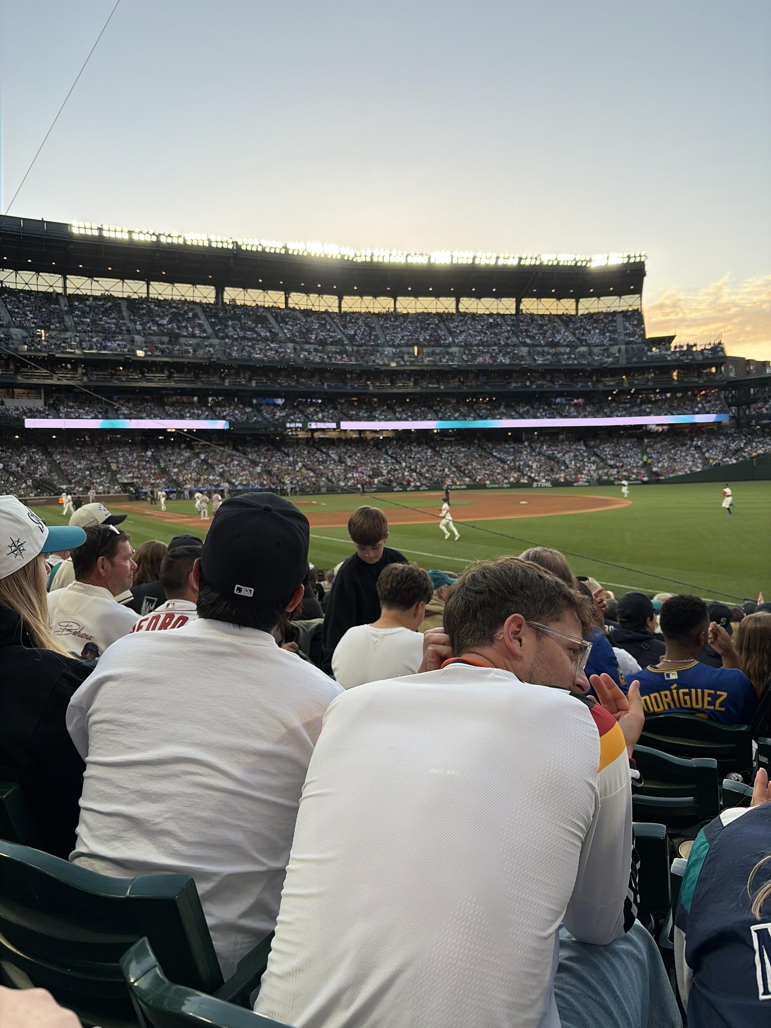 Vue réelle des fans prise de la Section 115 au site T-Mobile Park par Anonymous User