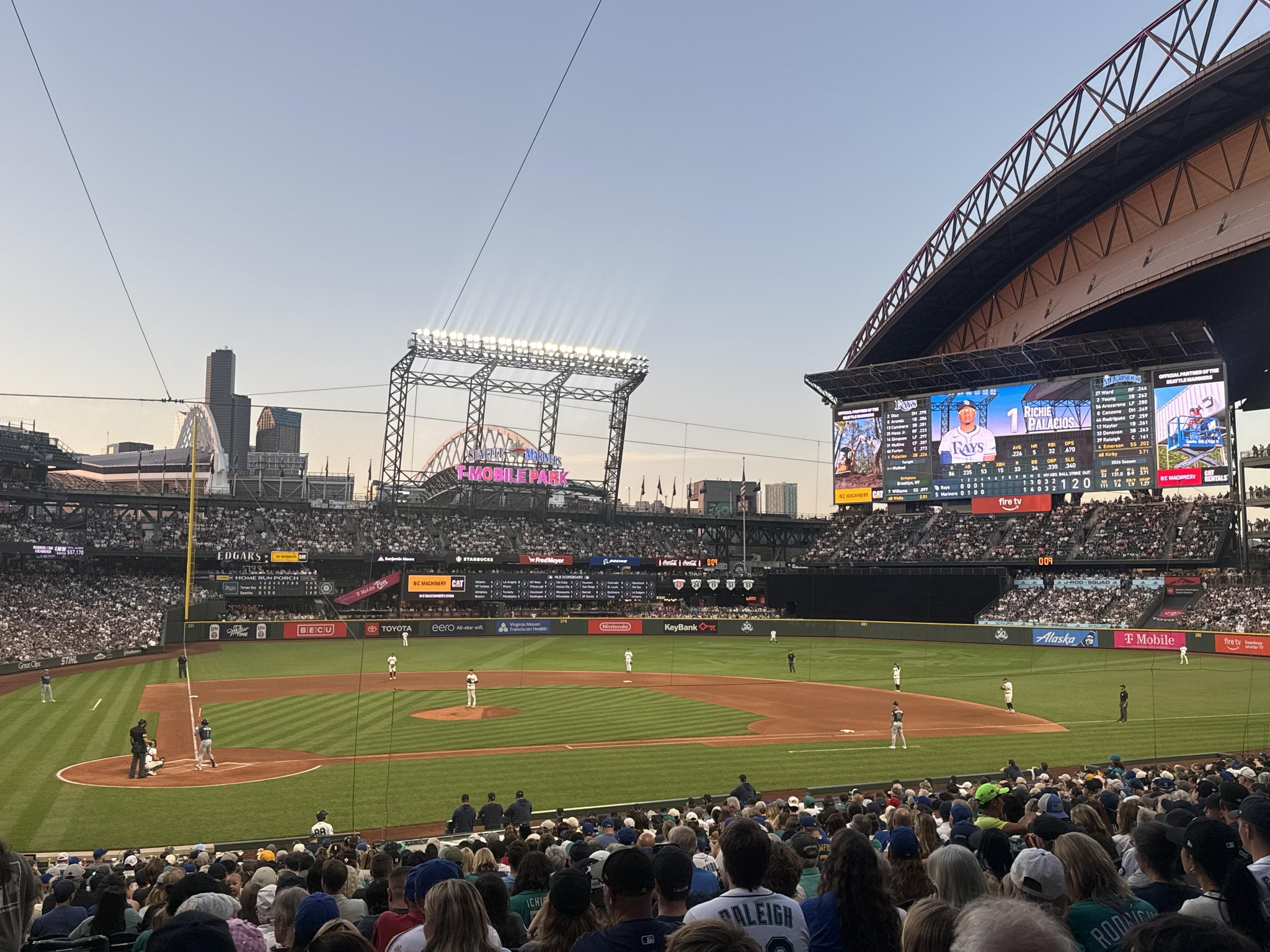 Vue réelle des fans prise de la Section 125 au site T-Mobile Park par Emily H