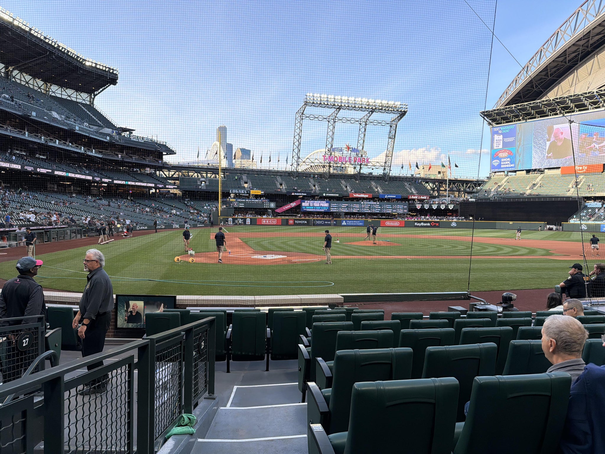 Real Fan View taken from Section 125 at T-Mobile Park by Hector M