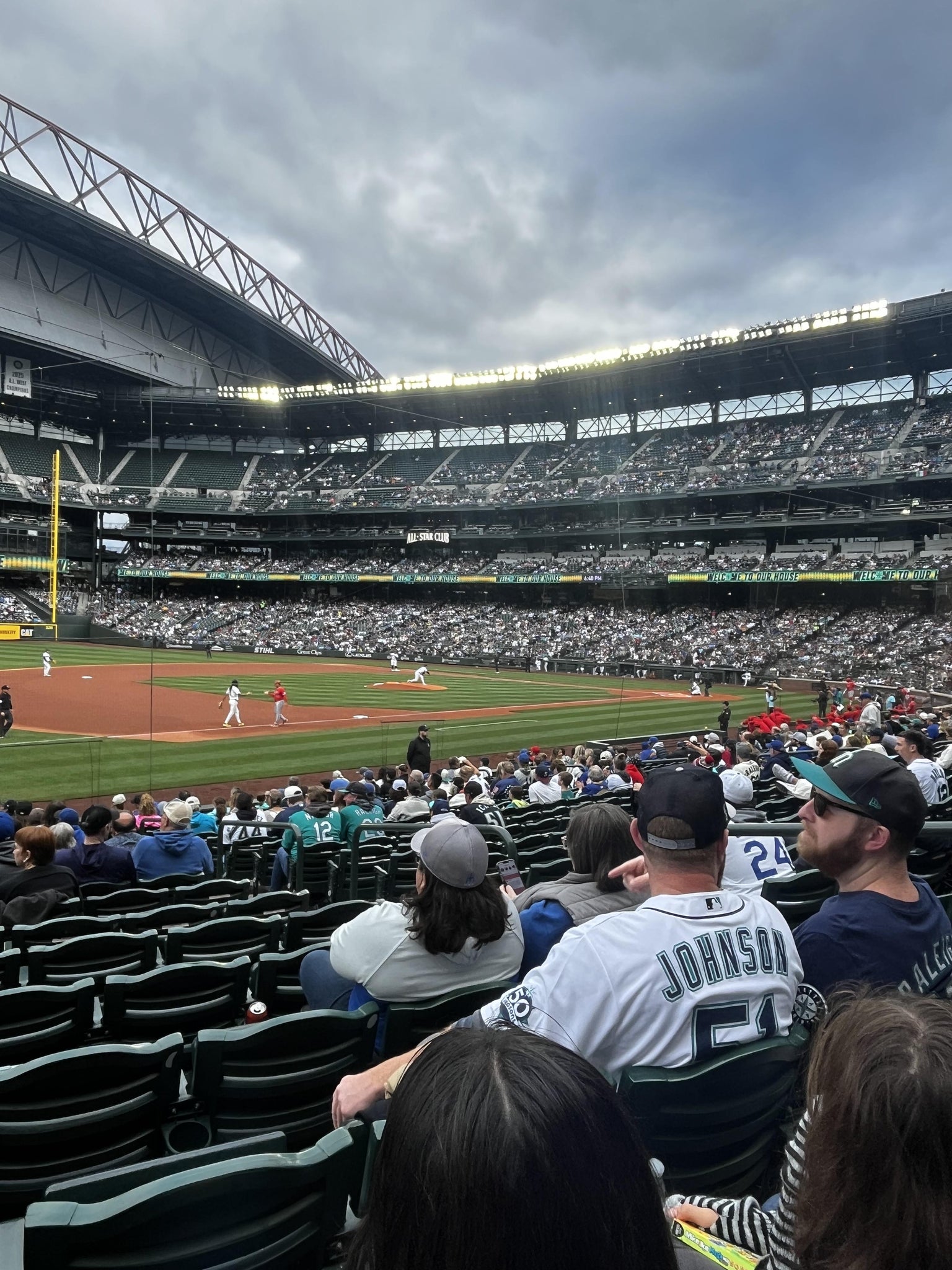 Vue réelle des fans prise de la Section 142 au site T-Mobile Park par Tiernan H