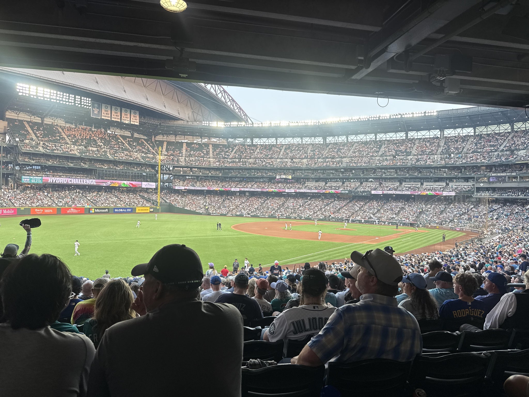 Vue réelle des fans prise de la Section 148 au site T-Mobile Park par Conor C