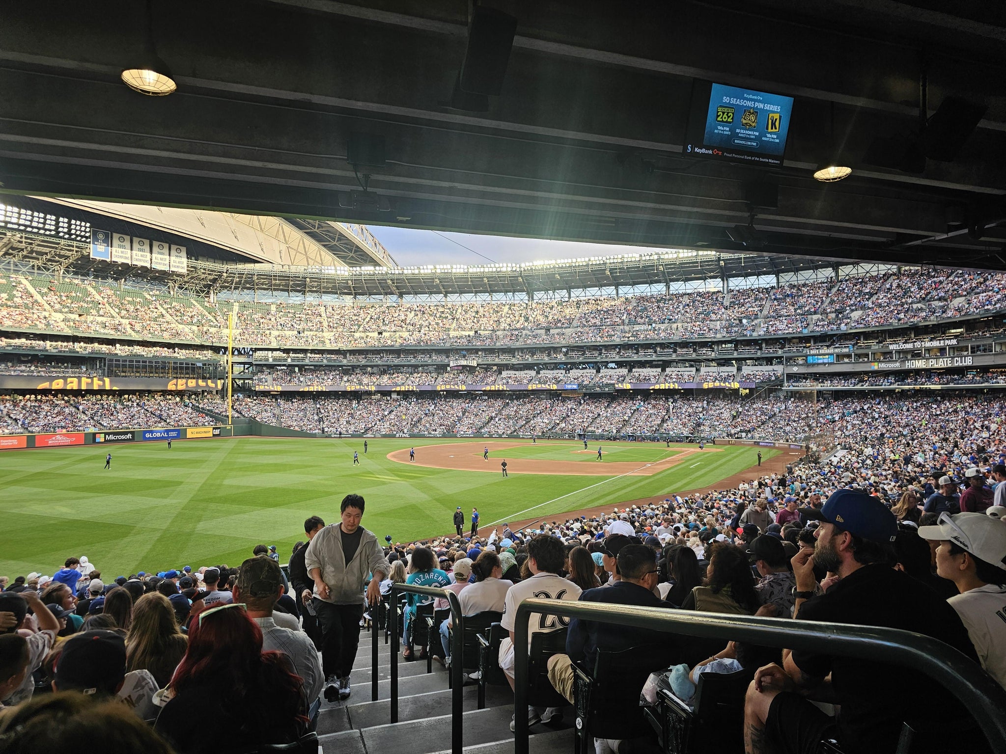 Vue réelle des fans prise de la Section 149 au site T-Mobile Park par Kenny E