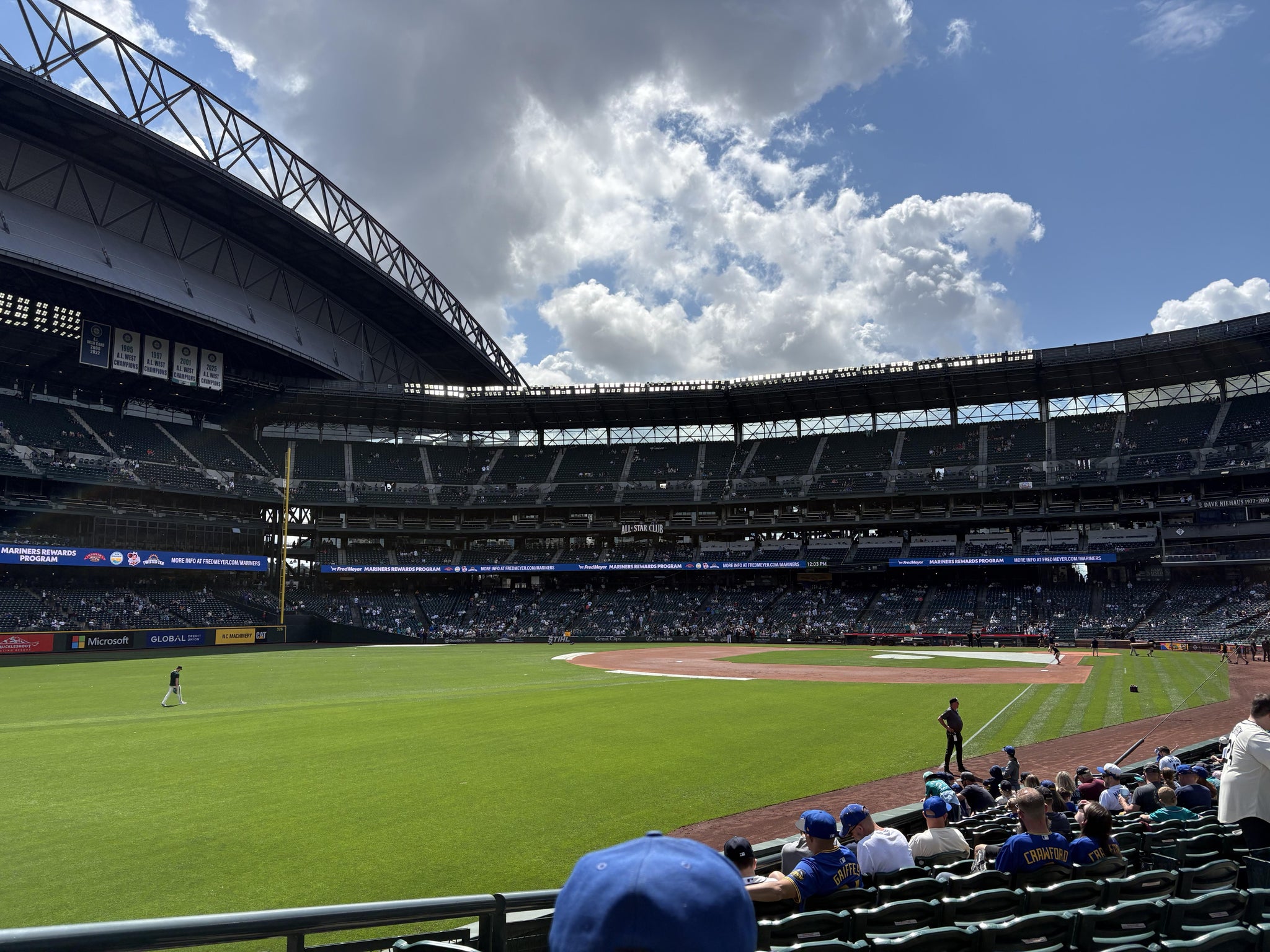 Vue réelle des fans prise de la Section 150 au site T-Mobile Park par Anonymous User