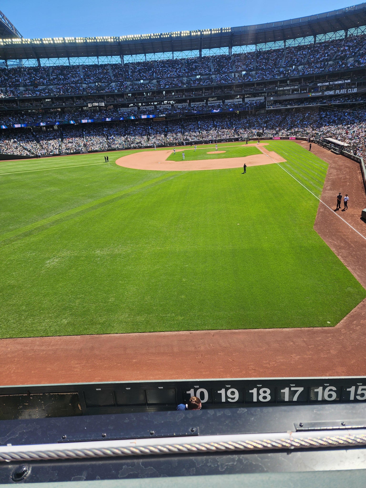 Vue réelle des fans prise de la Section 182 au site T-Mobile Park par Josh T