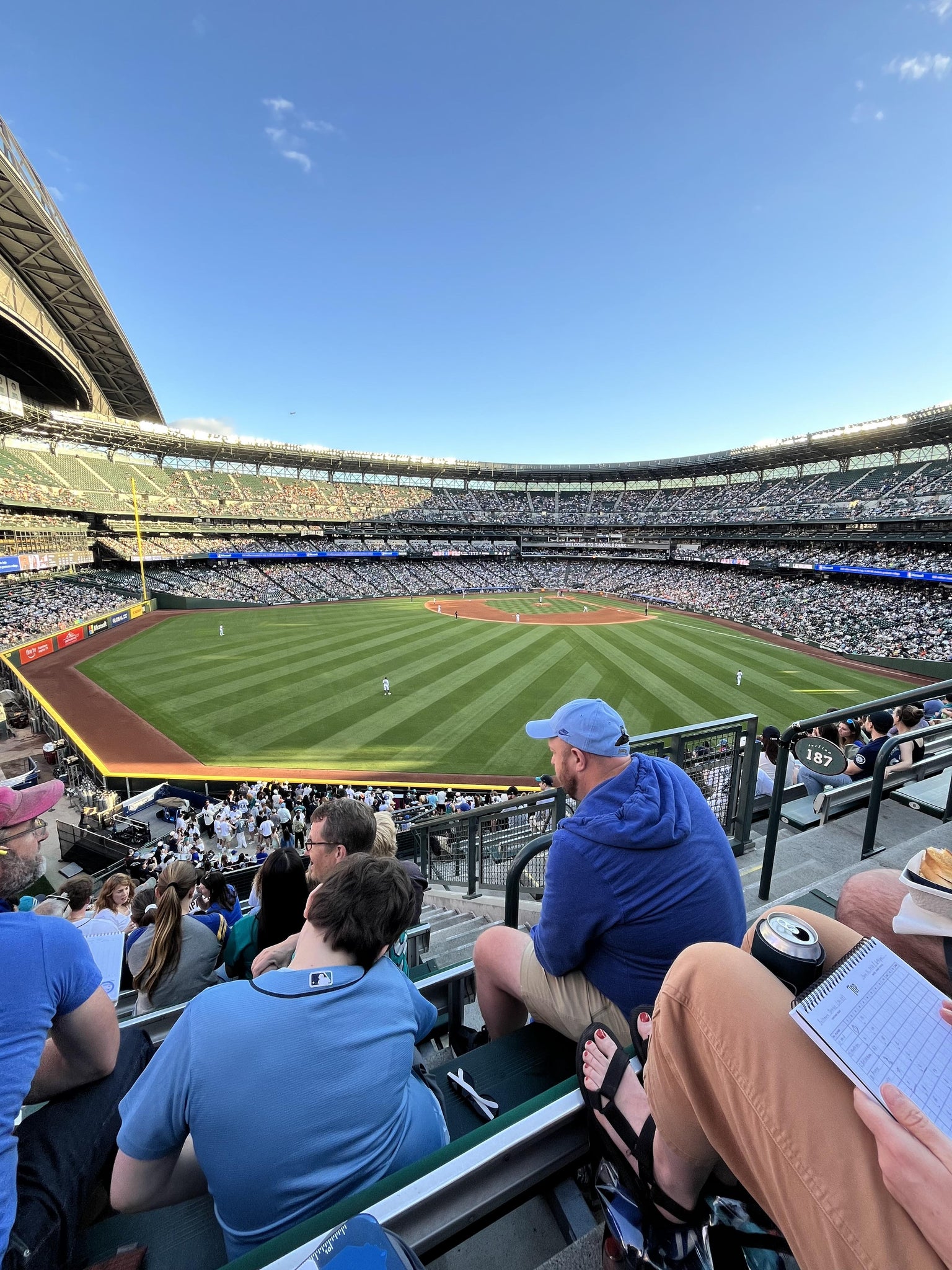 Vue réelle des fans prise de la Section 187 au site T-Mobile Park par Amy C