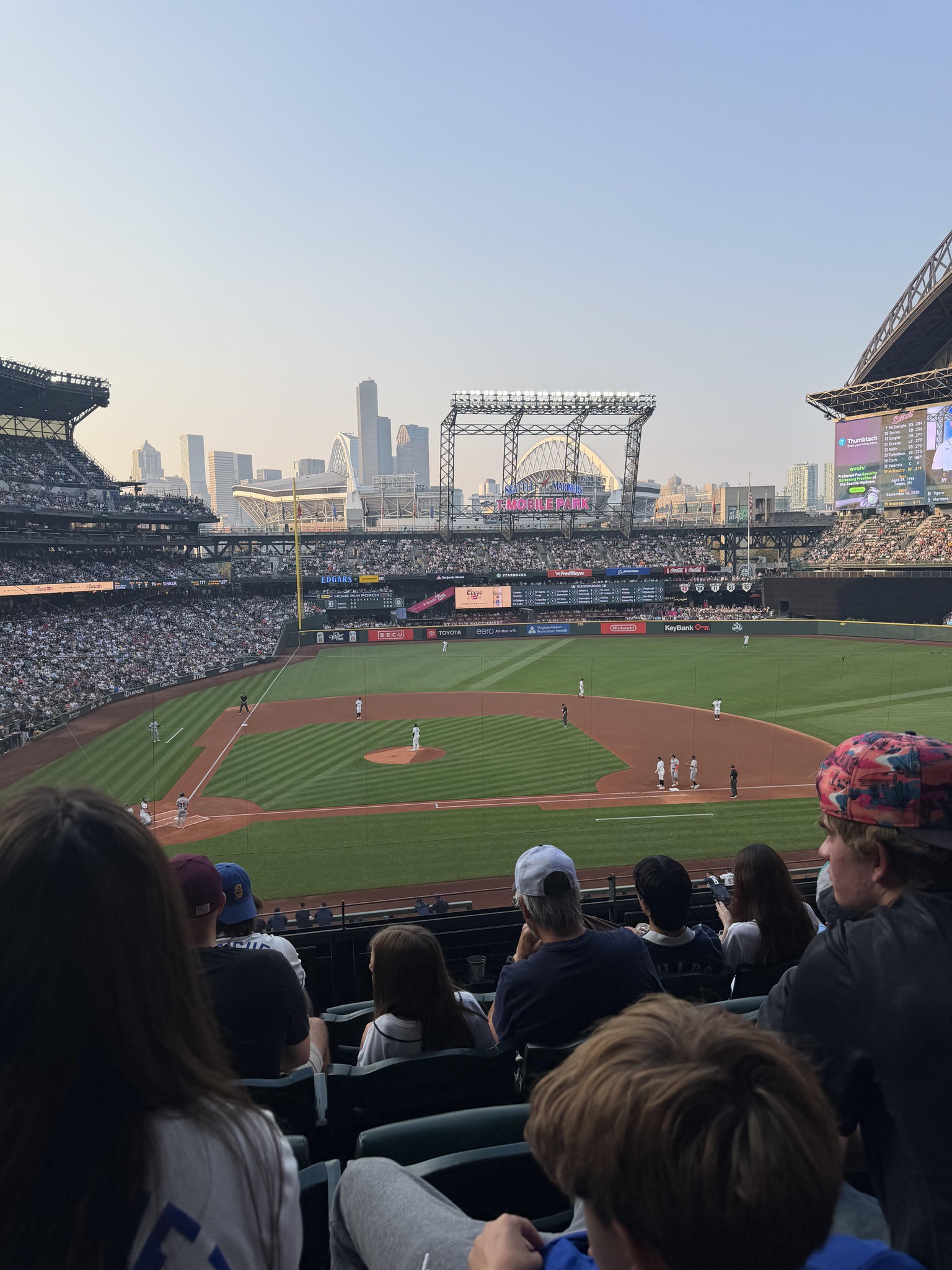 Vue réelle des fans prise de la Section 224 au site T-Mobile Park par Tiffany B