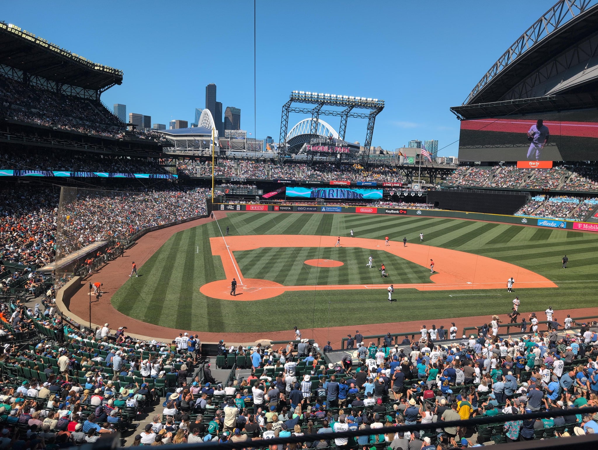 Vue réelle des fans prise de la Section 227 au site T-Mobile Park par William D