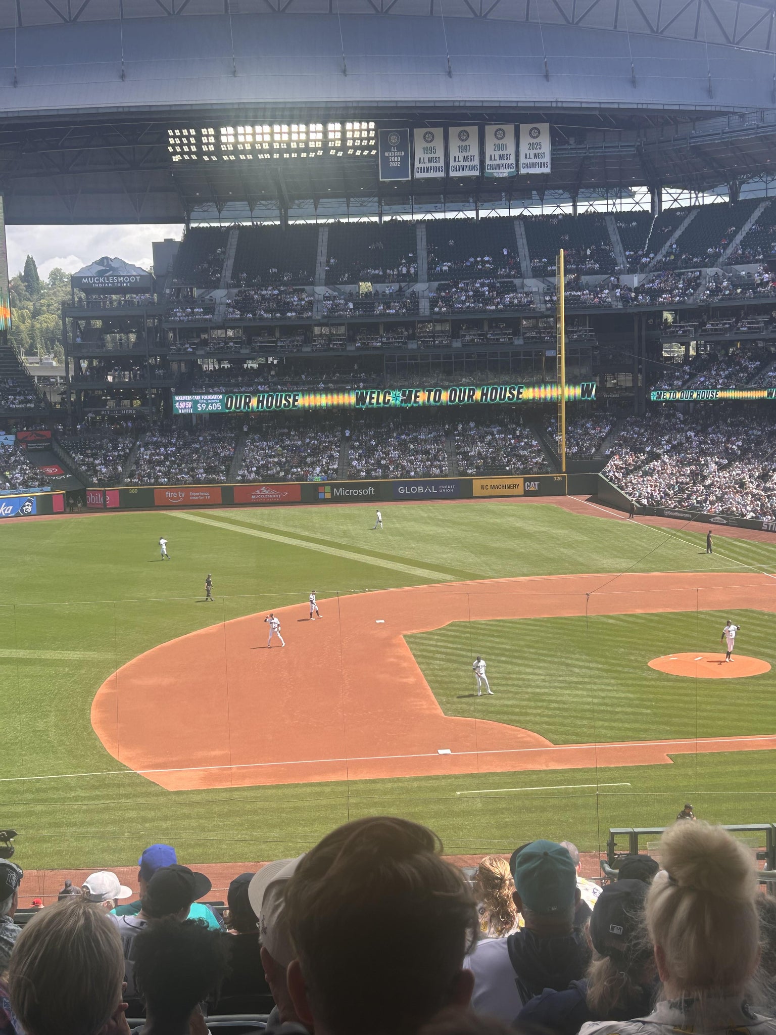 Vue réelle des fans prise de la Section 239 au site T-Mobile Park par Kevin R