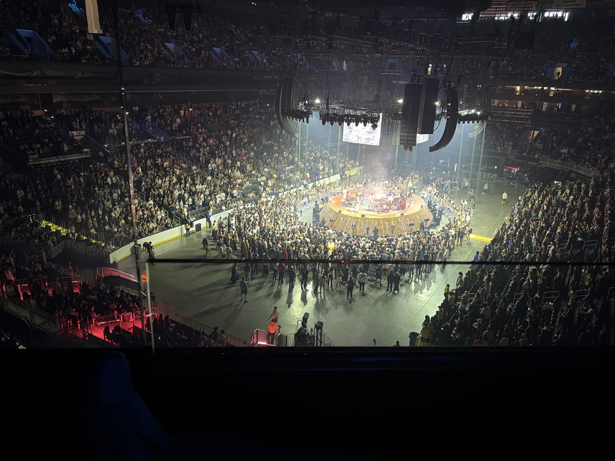 Vue réelle des fans prise de la Balcony 306 au site TD Garden par Jennifer F