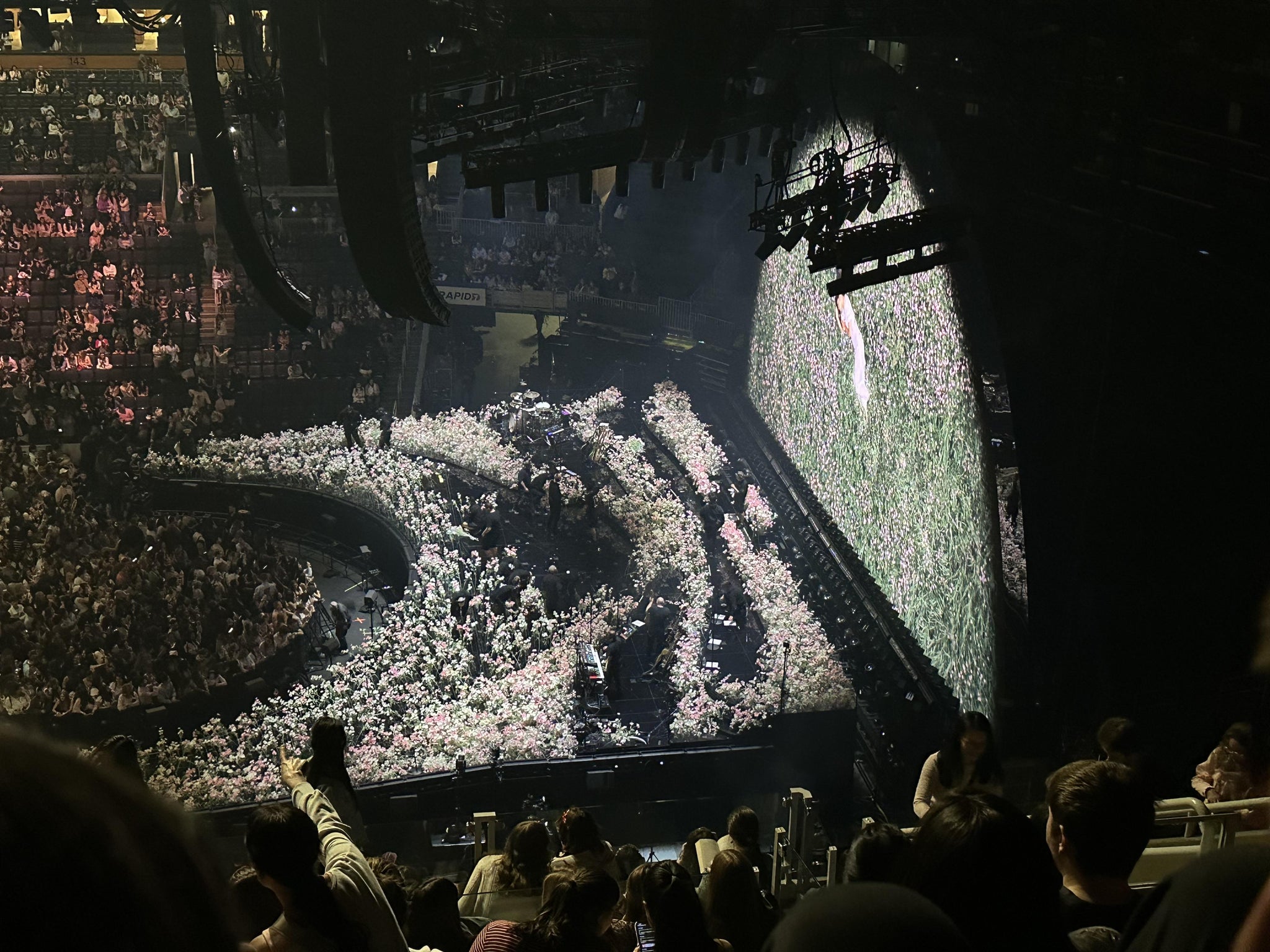 Vue réelle des fans prise de la Balcony 329 au site TD Garden par Malena B