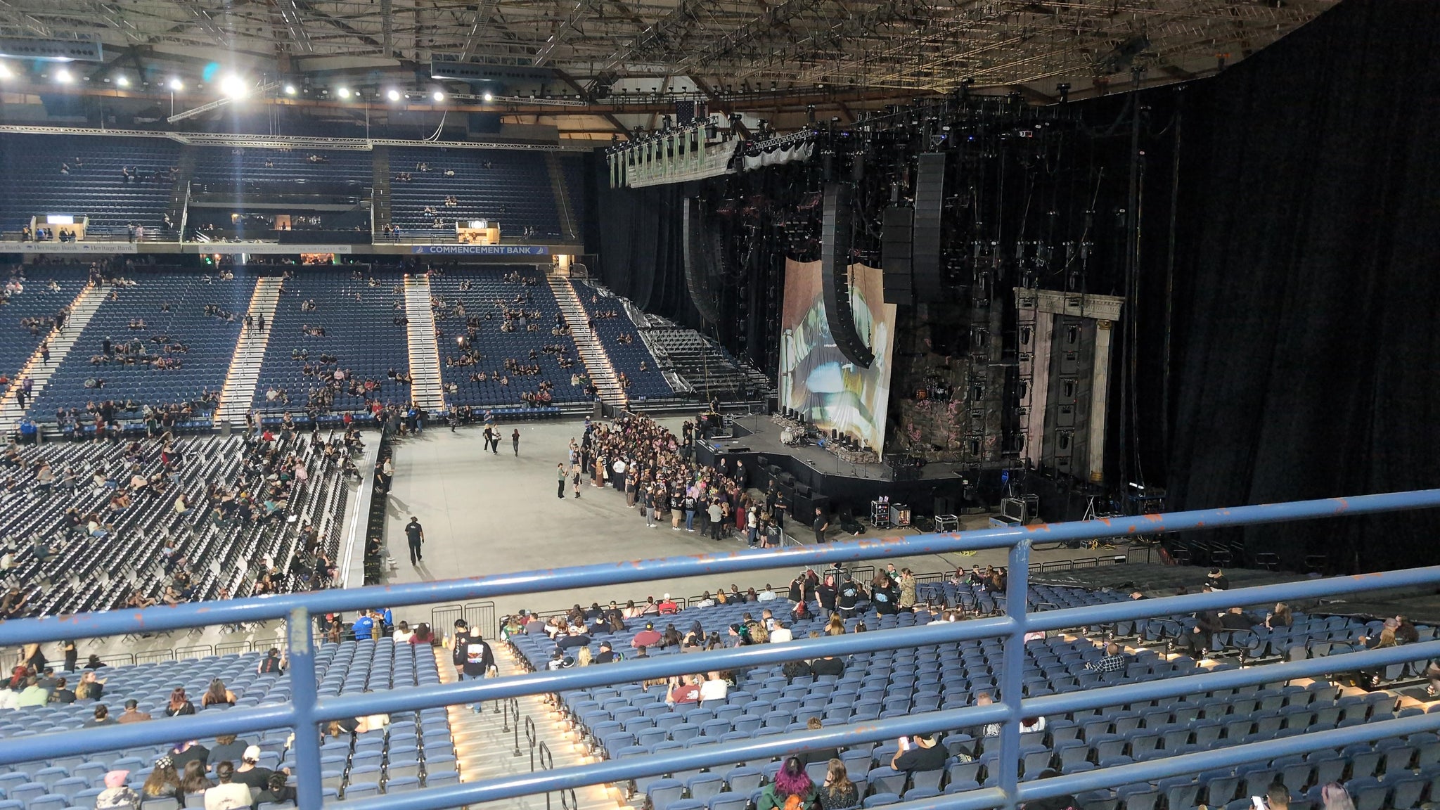 Vue réelle des fans prise de la Section 219 au site Tacoma Dome par Dustin K