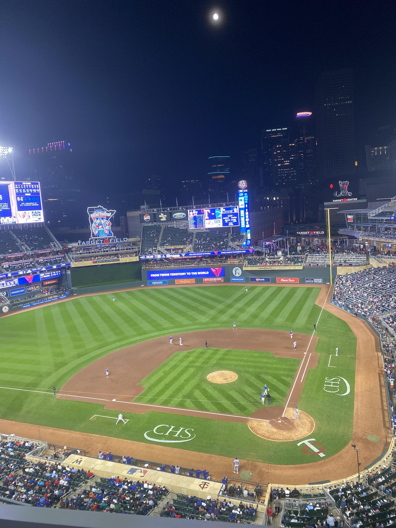 Vue réelle des fans prise de la Section 318 au site Target Field par Jacob S