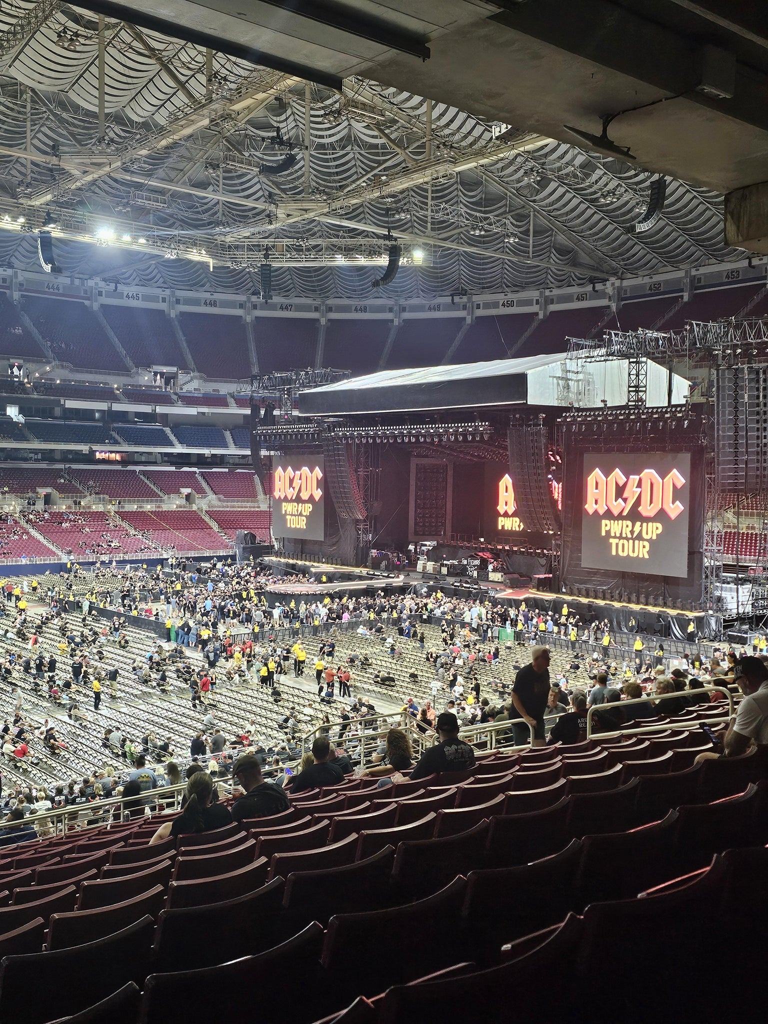 Vue réelle des fans prise de la Section 117 au site The Dome at America's Center par Jeremy E