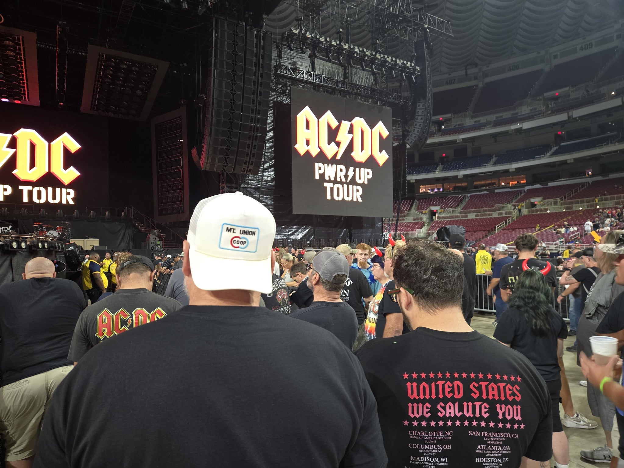 Vue réelle des fans prise de la Section GA PIT au site The Dome at America's Center par Alan W