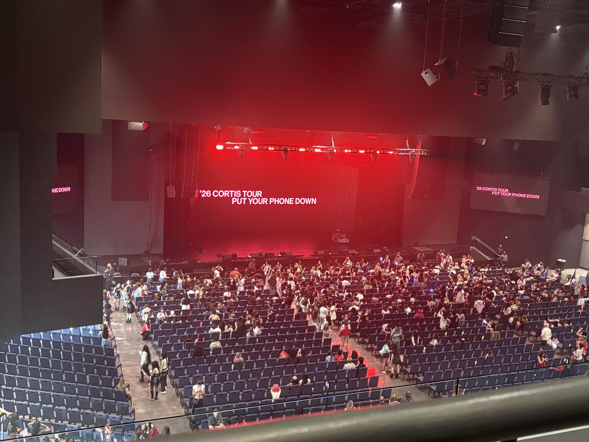 Vue réelle des fans prise de la Balcony 5 au site The Theatre at Great Canadian Casino Resort Toronto par Aubrielle L