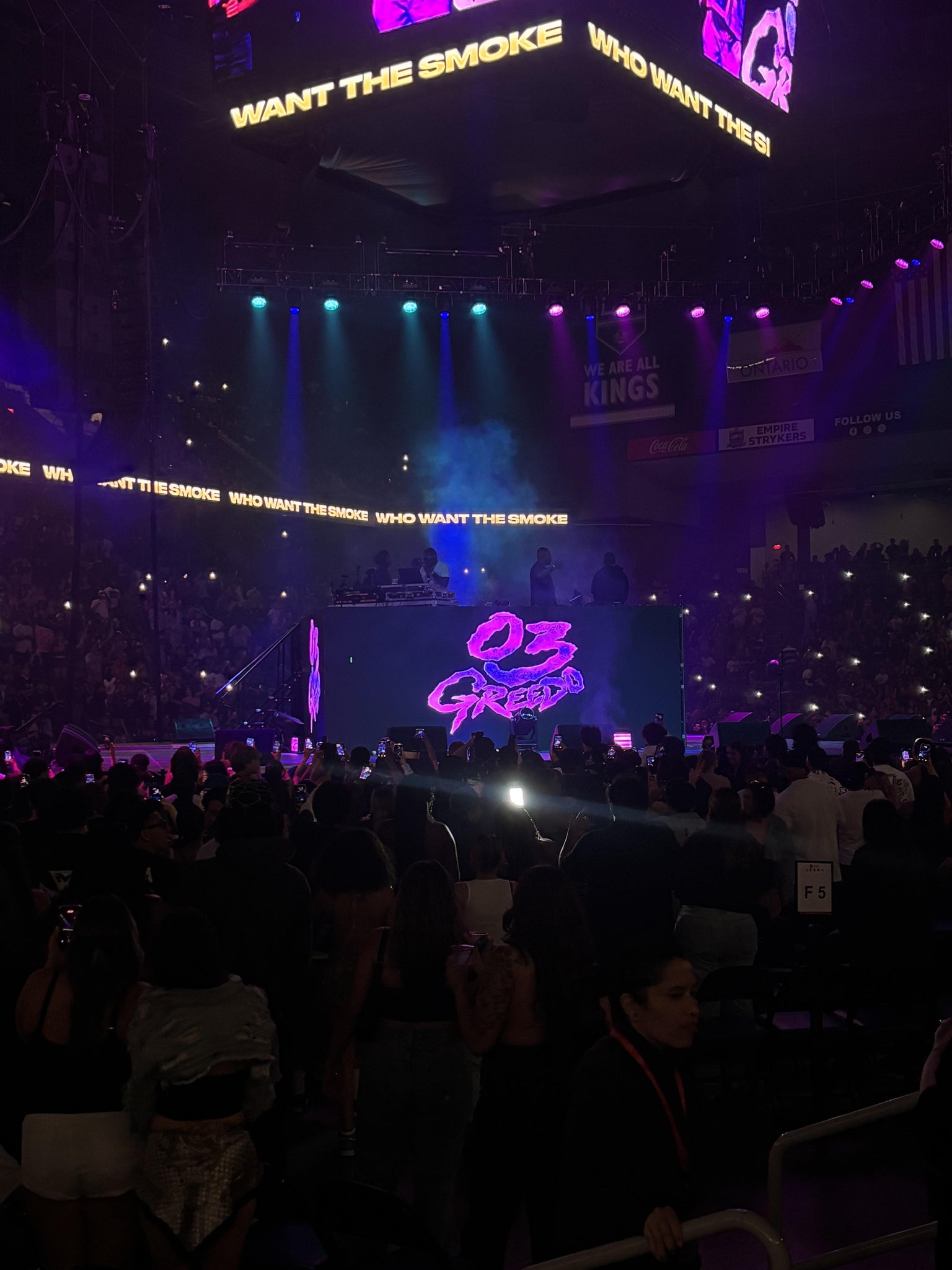 Vue réelle des fans prise de la Section 106 au site Toyota Arena - Ontario par Naomi D